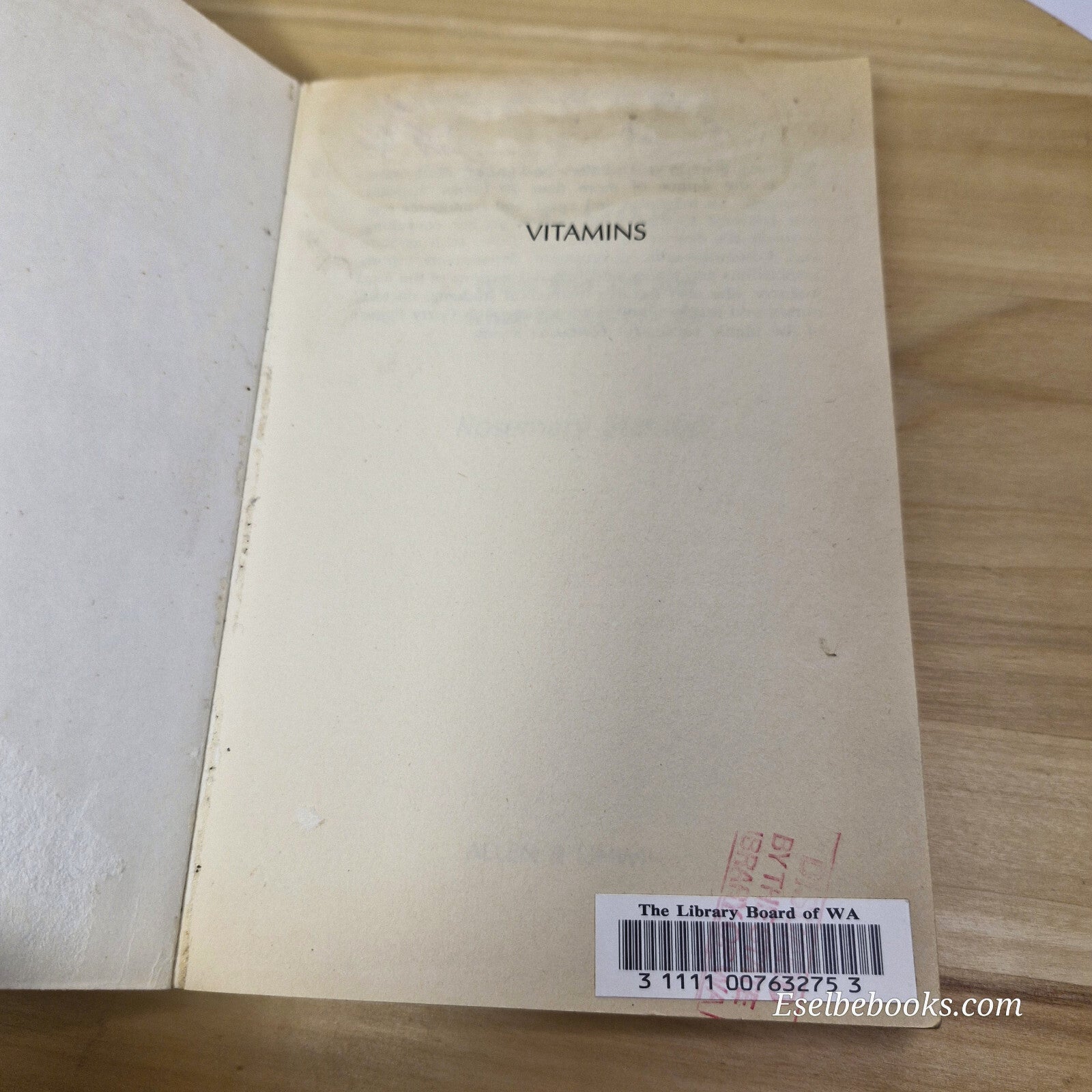Vitamins What They Do and what They Don't Do By Rosemary Stanton · 1999 - pap...