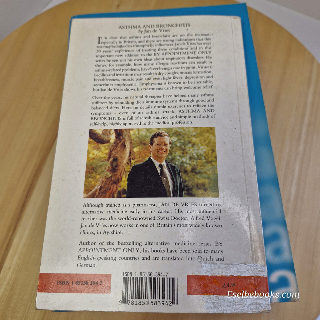 Health: 4 dealing with Asthma guides - paperback/hardback