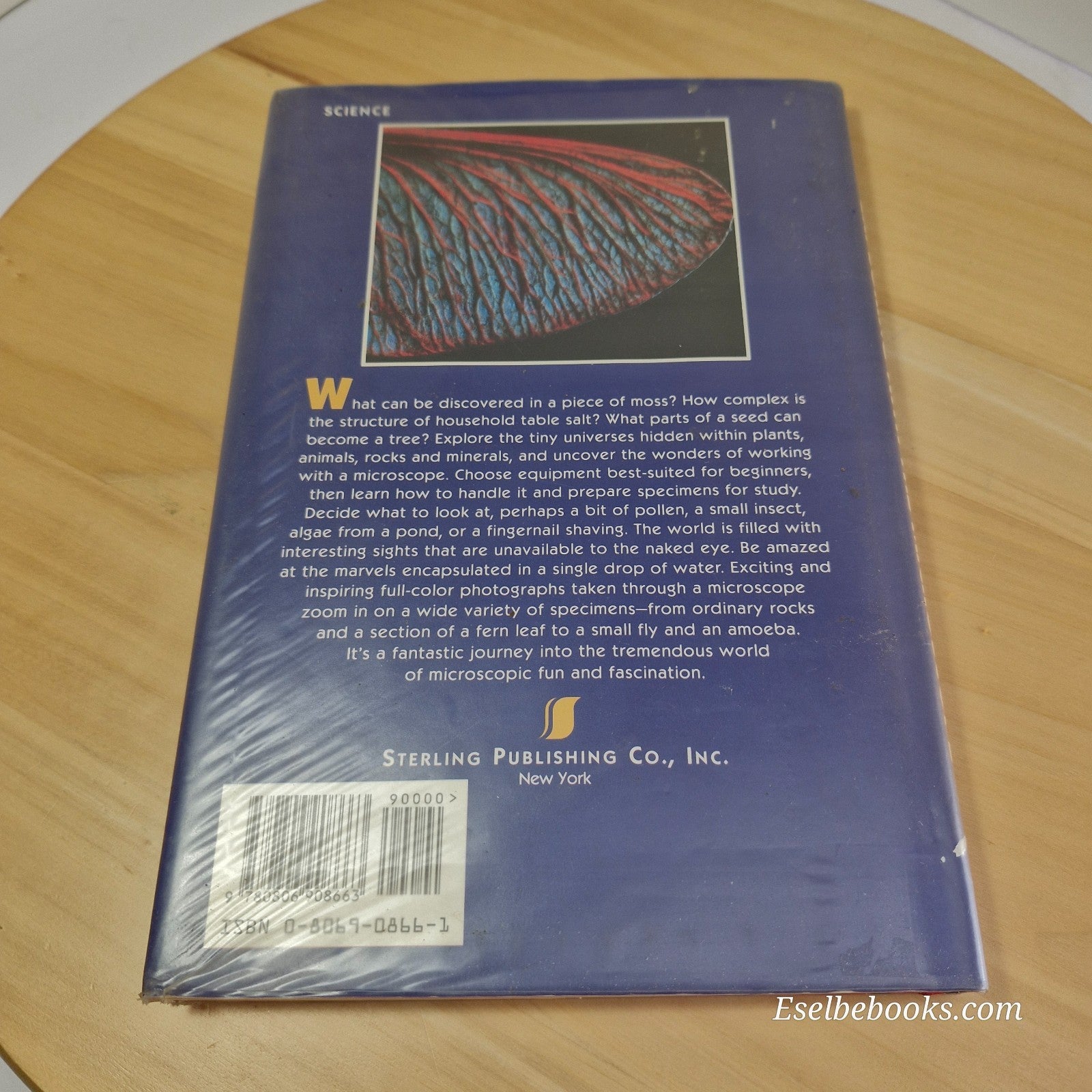 The use of the microscope by Gray & Exploring with the microscope by Nachtigall