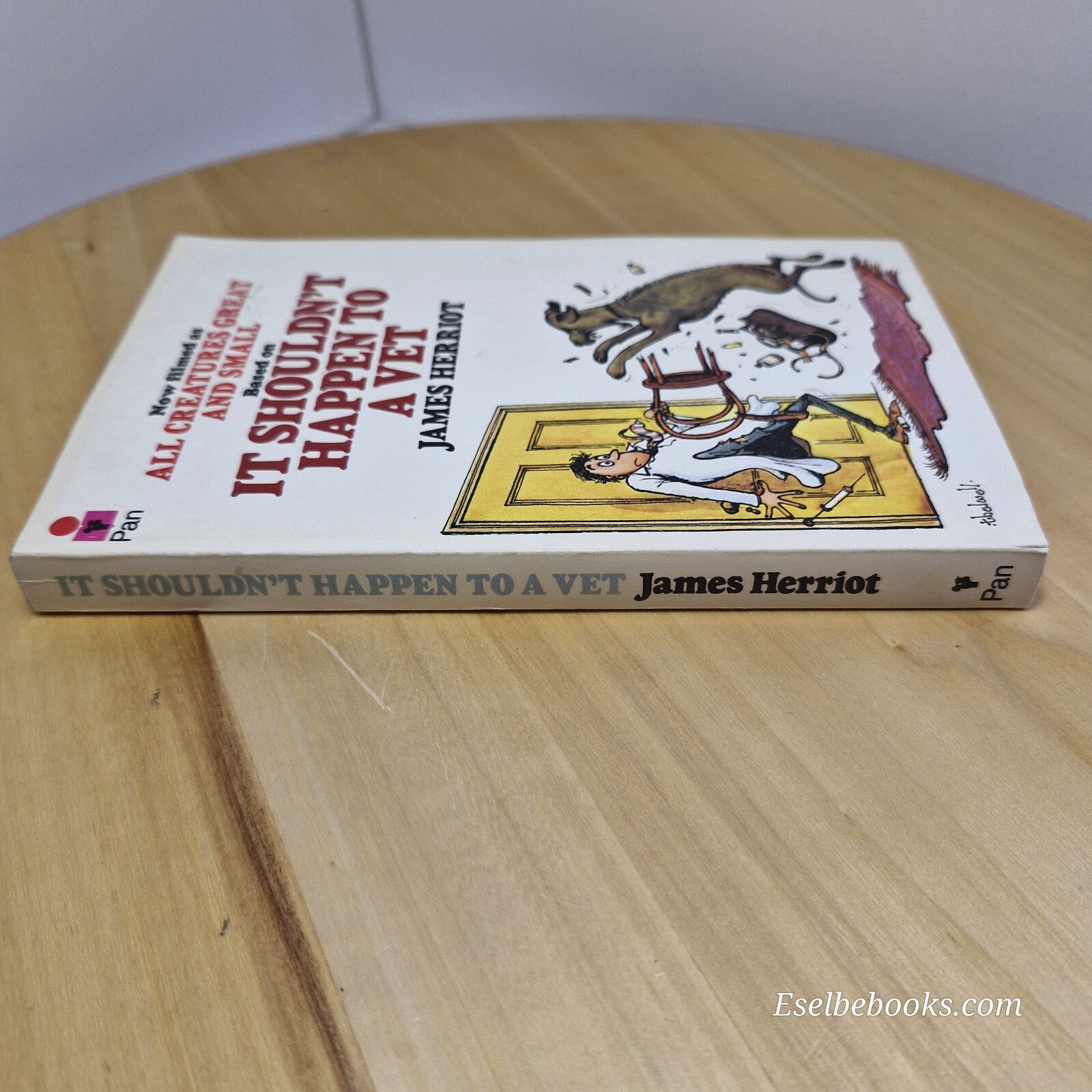 It Shouldn't Happen to a Vet By James Herriot · vintage paperback
