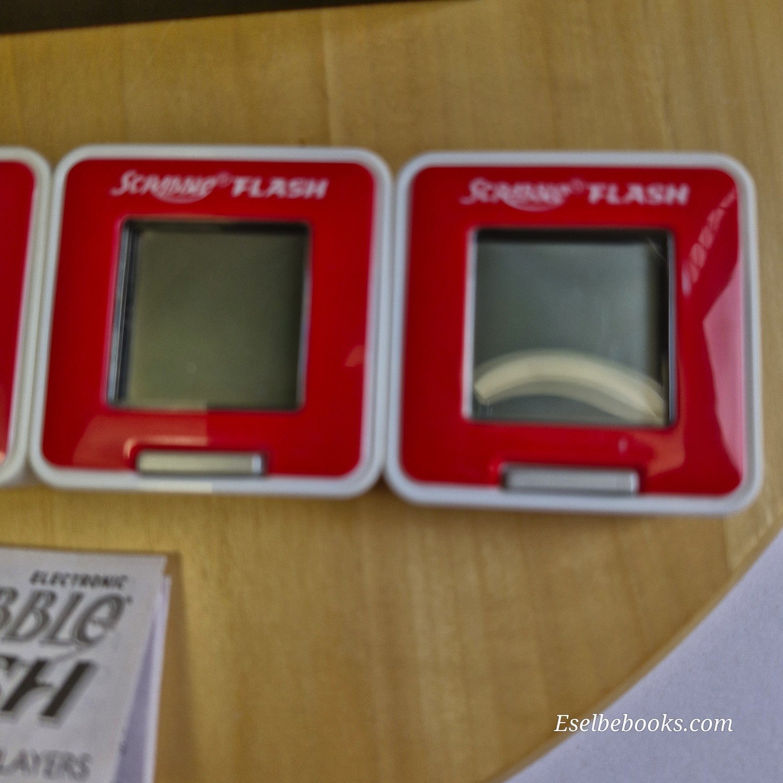 Scrabble Flash - Electronic travel work game - batteries needed