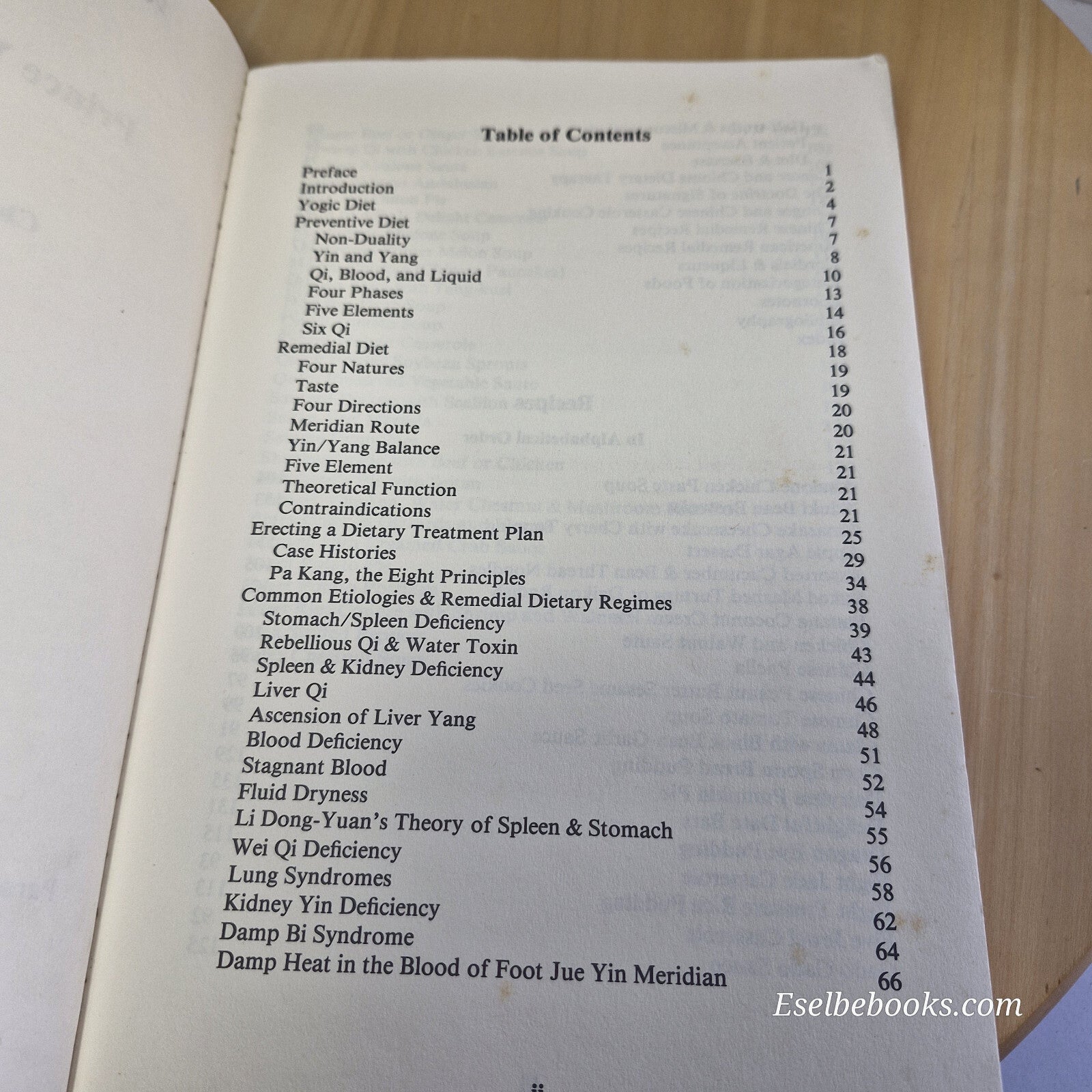 Prince Wen Hui's Cook: Chinese Dietary Therapy By Bob Flaws · 2013 - paperback