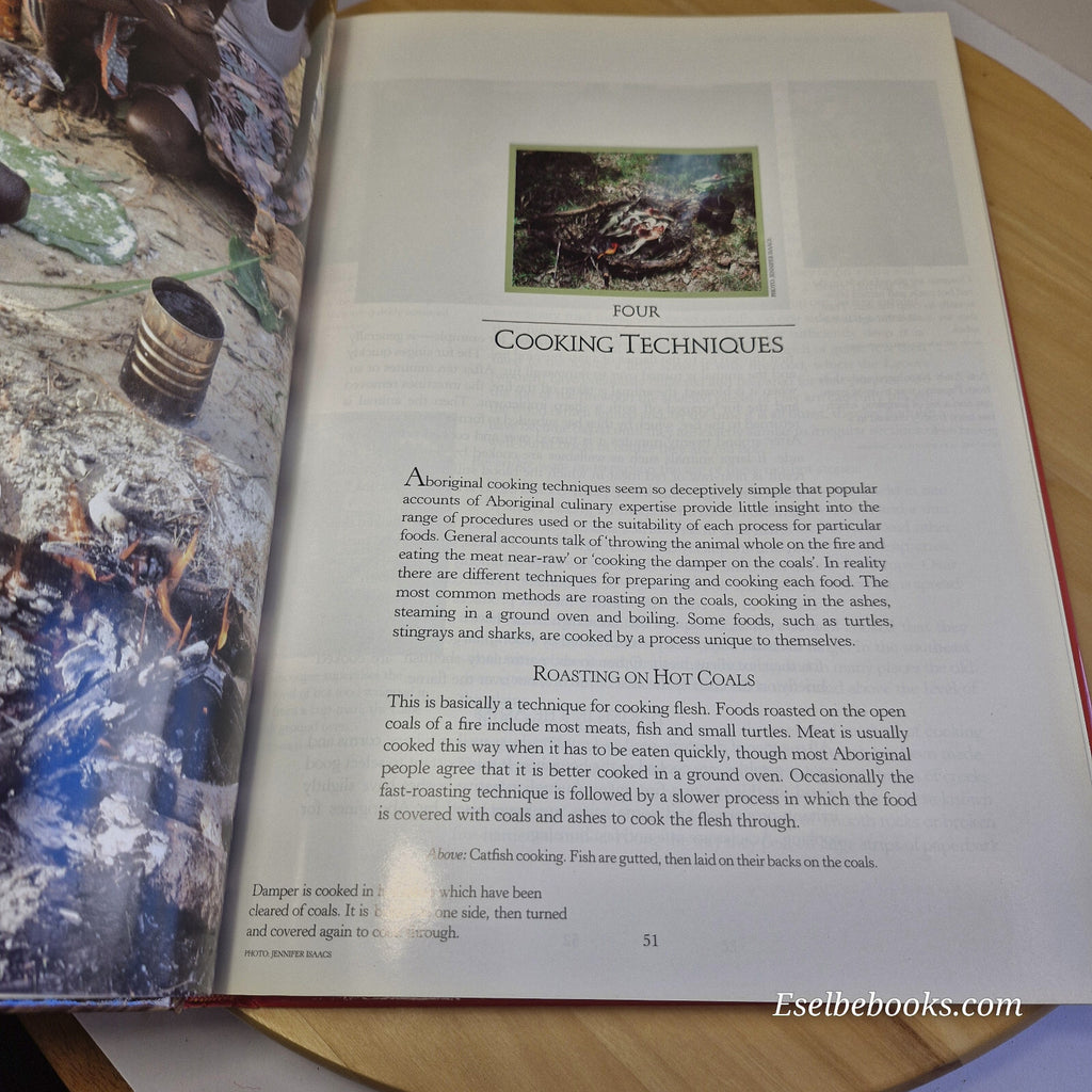 Australia: Bush Food Aboriginal Food and Herbal Medicine By Jennifer Isaacs ·...