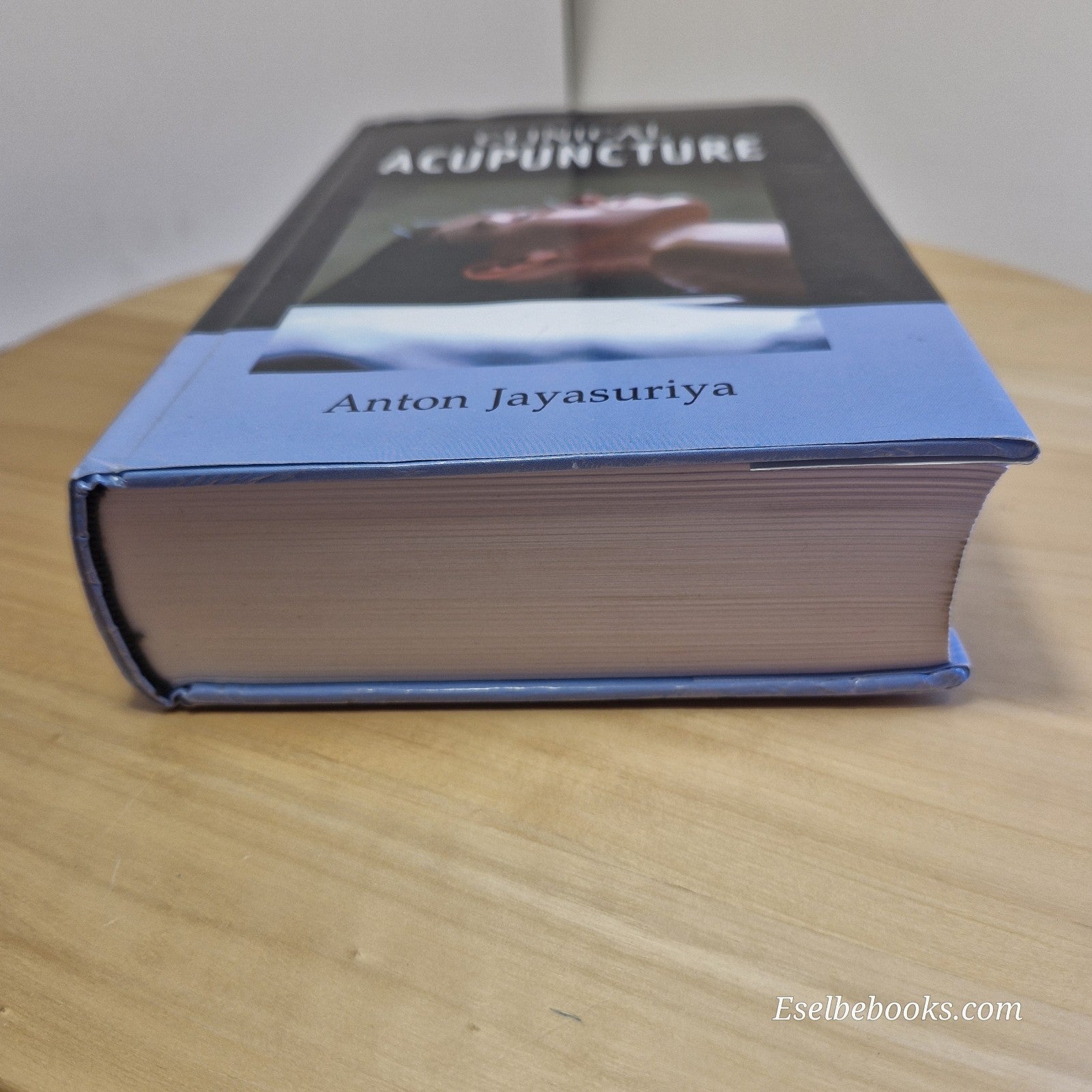 Clinical Acupuncture A to Z by Jayasuriya - 2001 - hardback with dust jacket