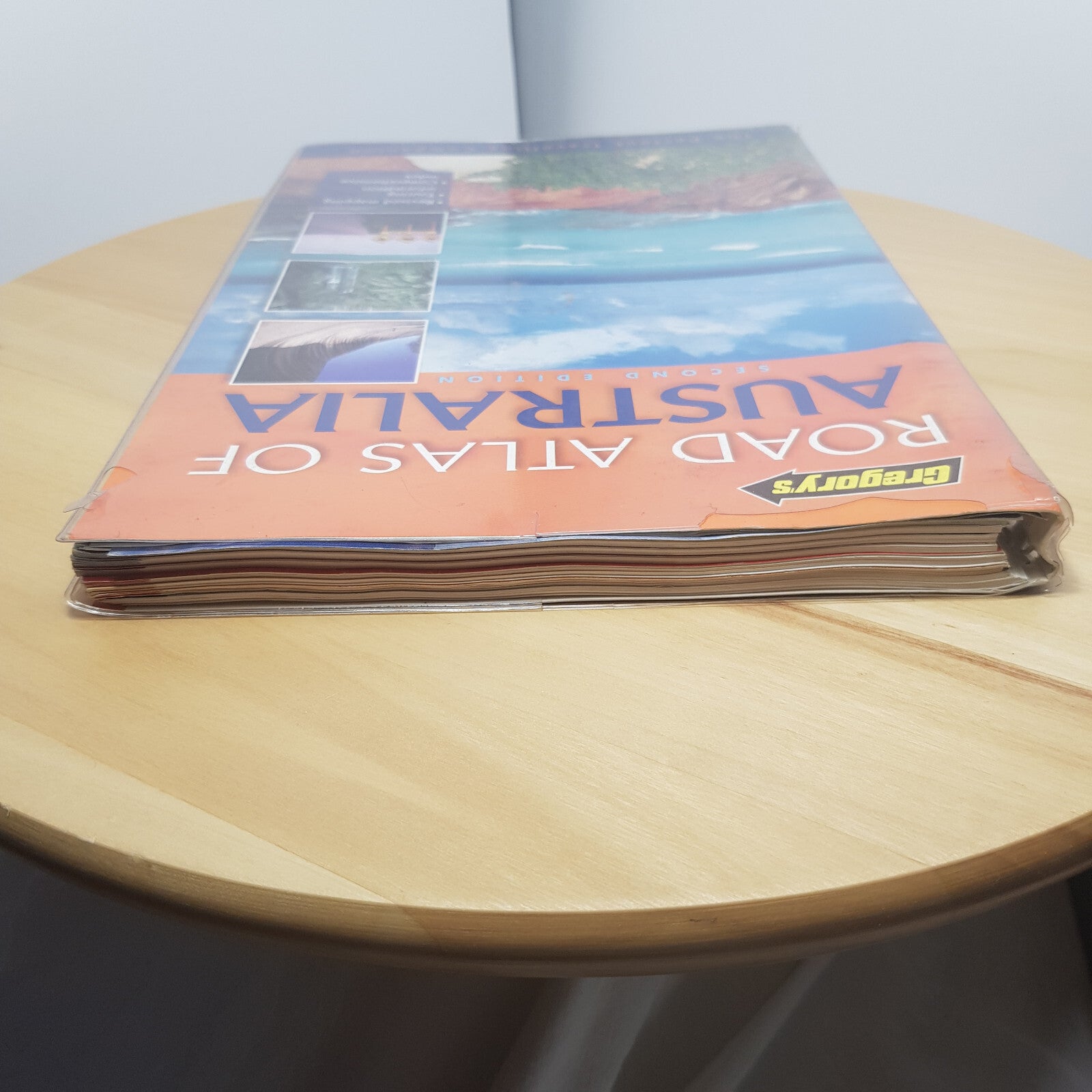 Gregory's Road Atlas Of Australia 2nd Edition 2004 - paperback with plastic c...