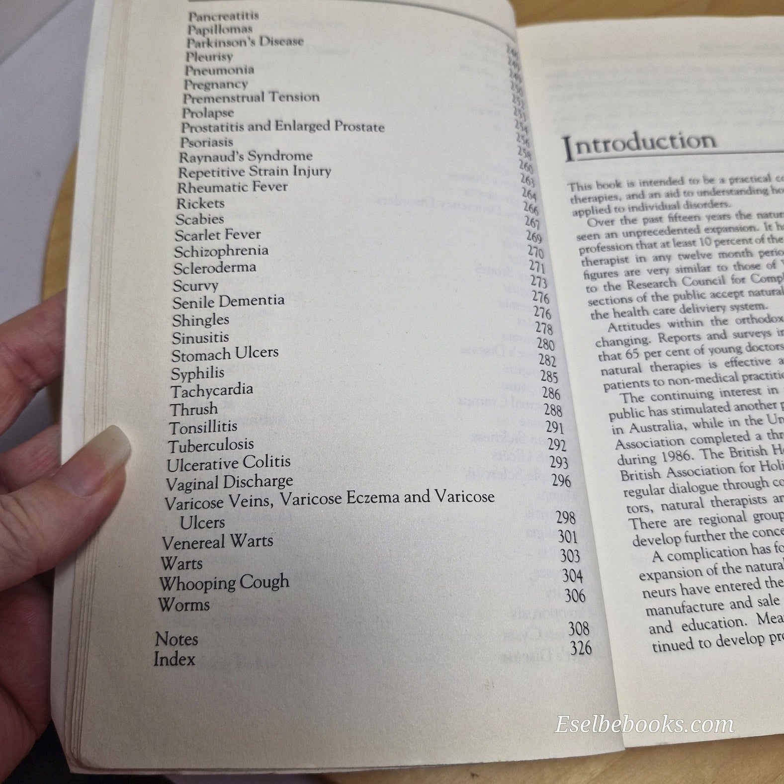 Complete A-Z Common Ailments and Their Natural Remedies by Judy Jacka - pback