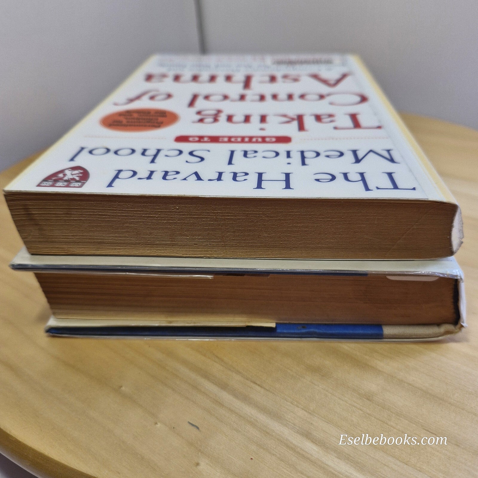 Health: 4 dealing with Asthma guides - paperback/hardback