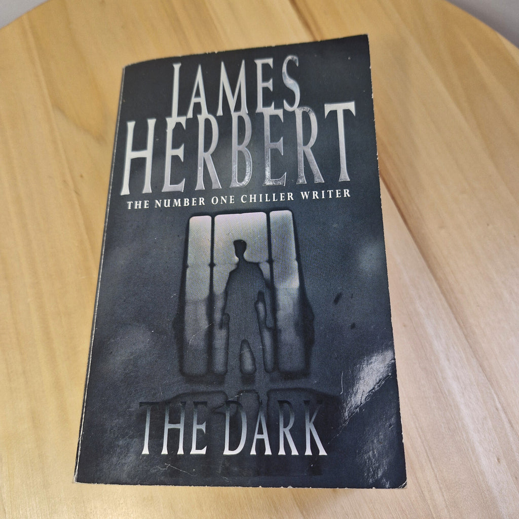 Horror fiction: The Dark By James Herbert · 1999 - paperback