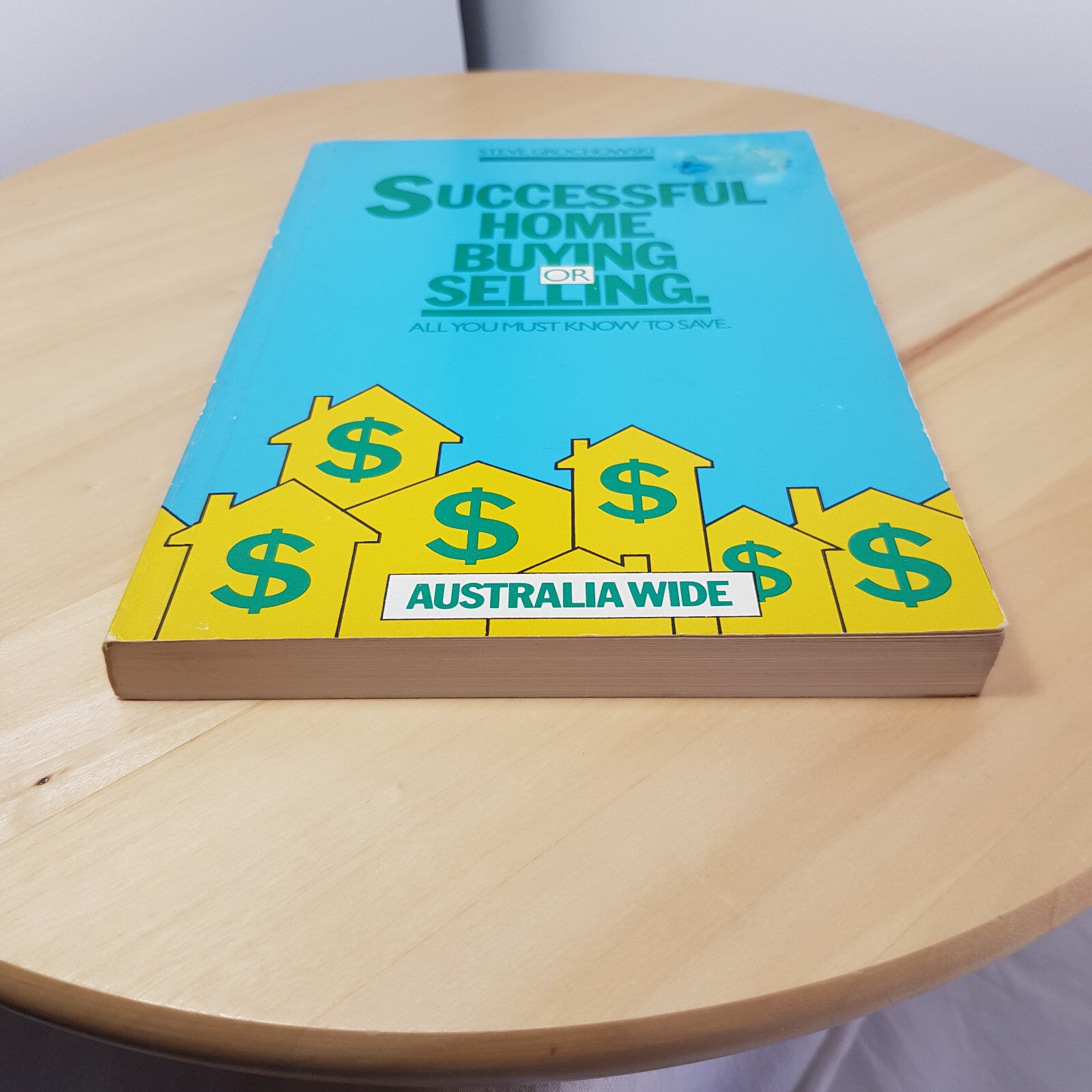 Successful home buying or selling by Steve Grochowski - vintage paperback