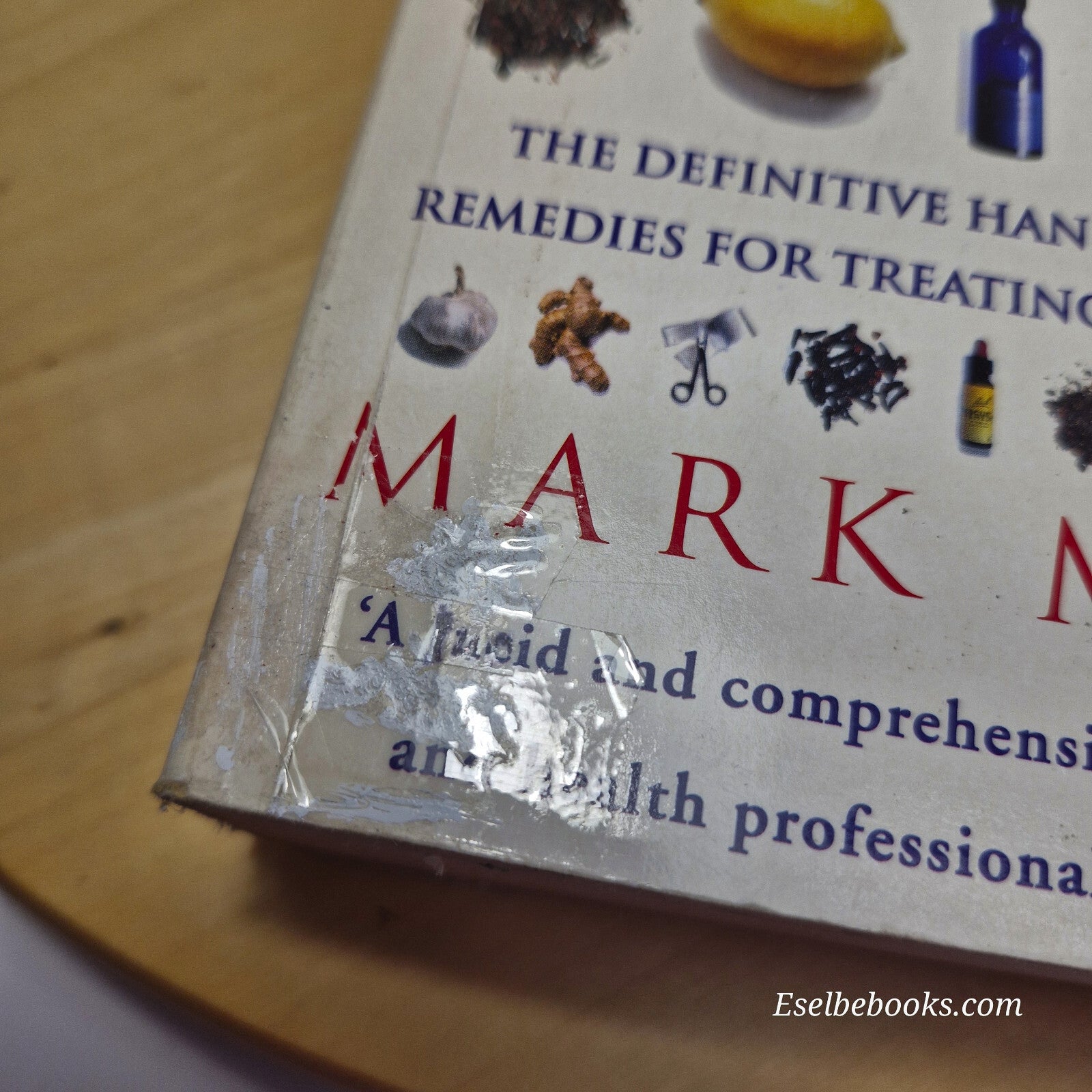 Natural First Aid The Definitive Handbook of Natural Remedies for Treating Mi...