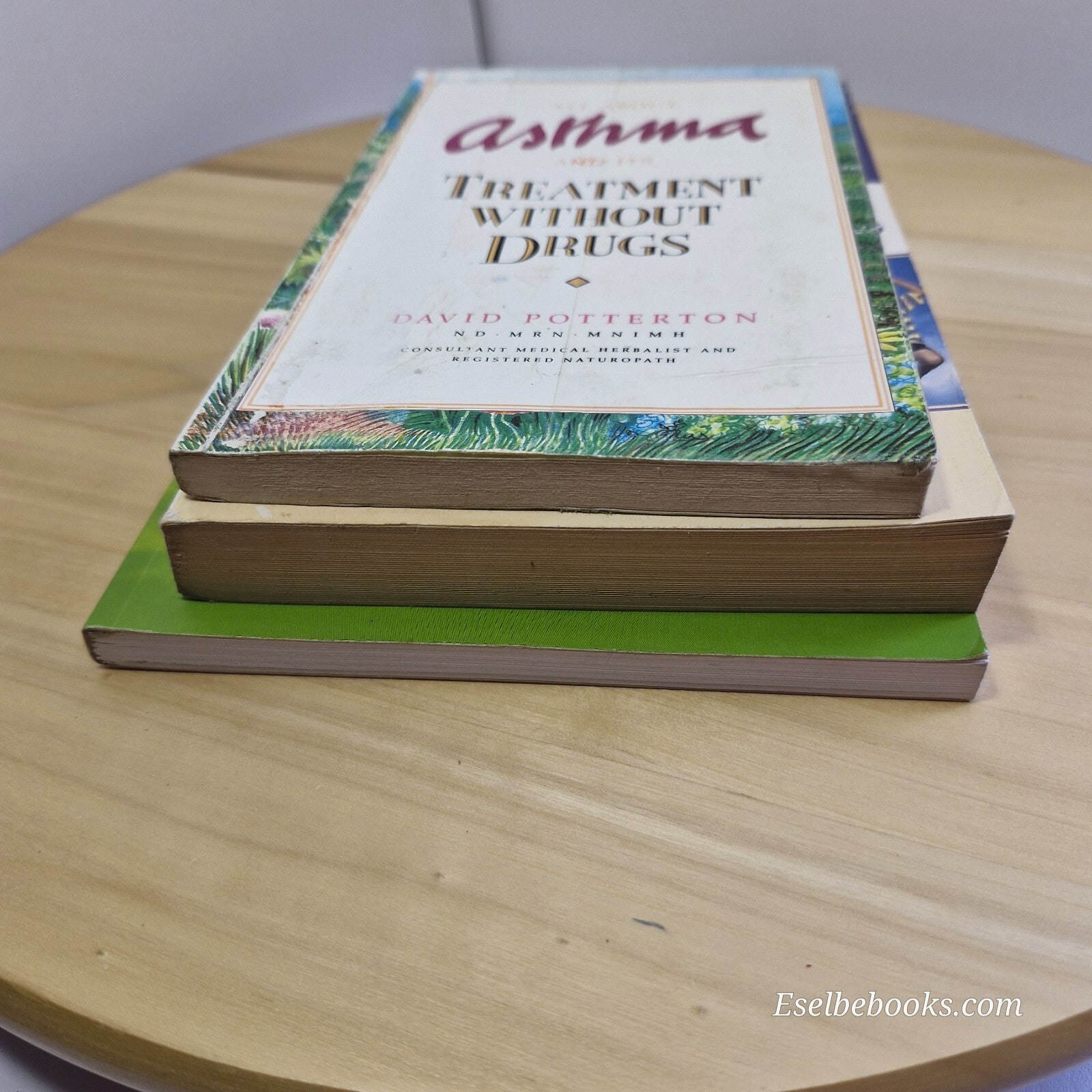 Health: 5 dealing with Asthma guides - paperback/hardback