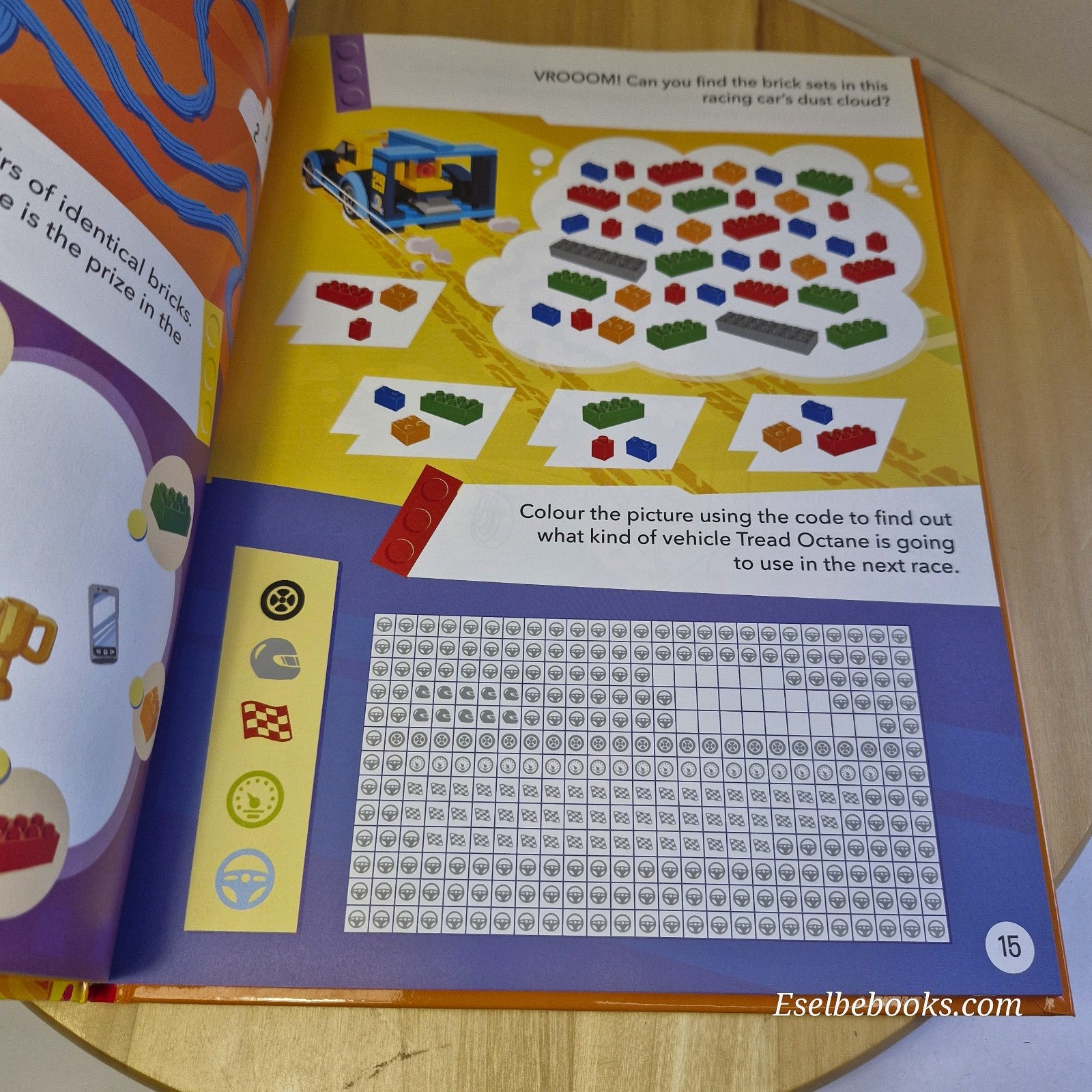 The official Lego annuals 2015; 2016; 2017; 2021; 2022 - hardbacks - NO minifigu