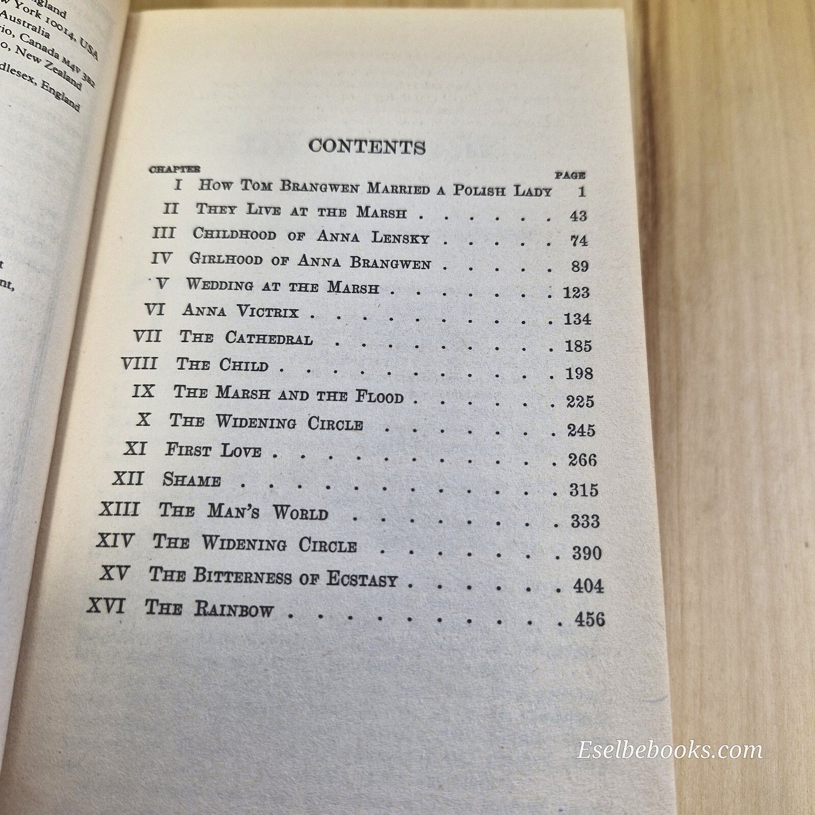 Classic literature: The Rainbow By David Herbert Lawrence · vintage paperback