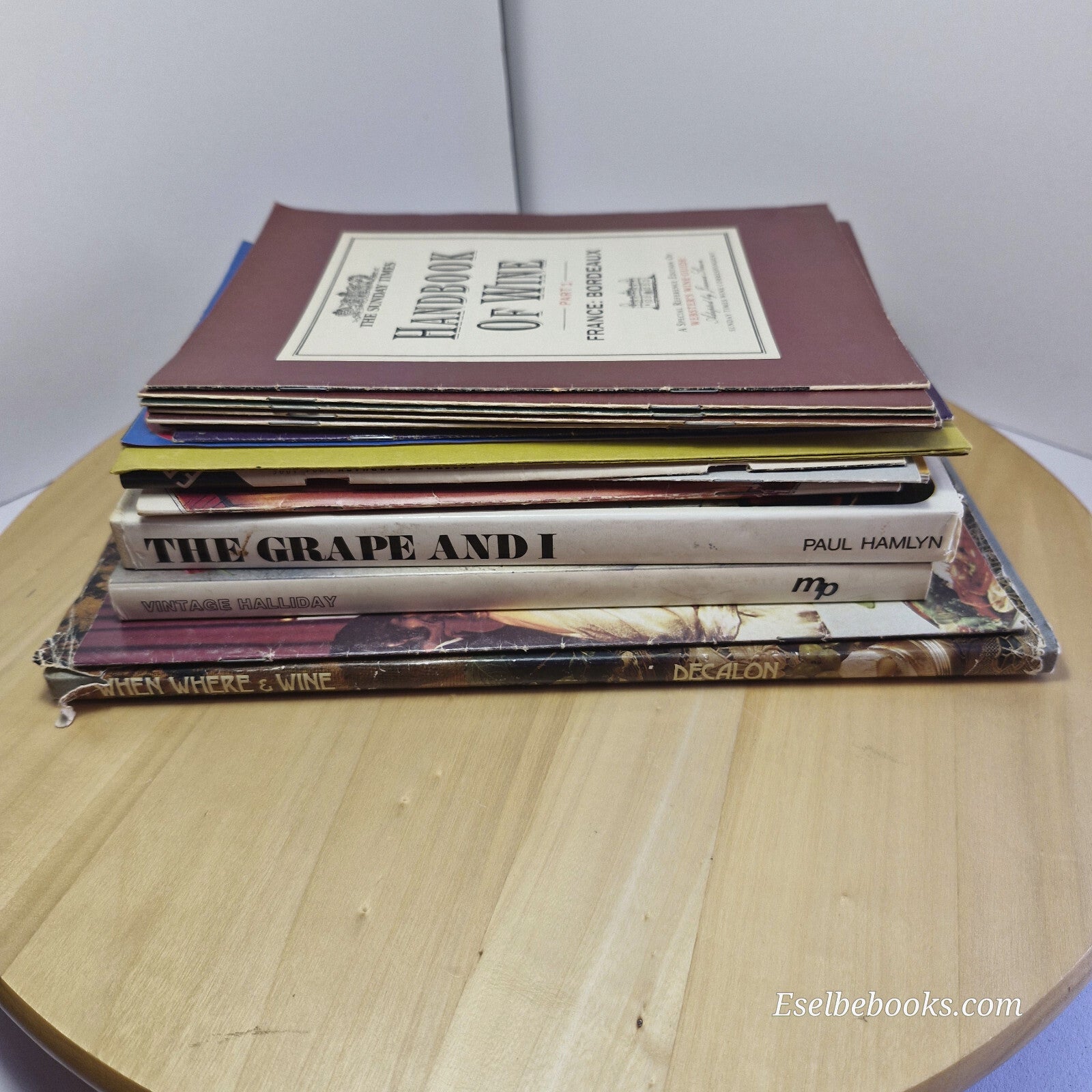 Vintage books/brochures about wine x 18 - paperbacks/hardbacks