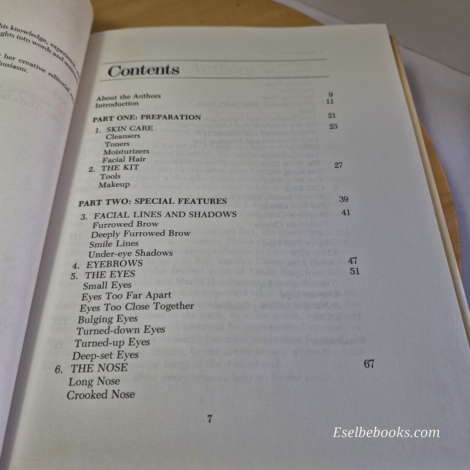 Special Features Techniques for One-of-a-kind Beauty from J. Roy Helland By J...