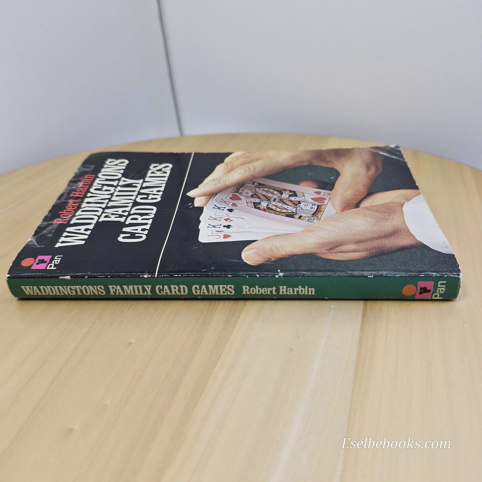 Guide: Waddingtons Family Card Games By Robert Harbin · 1972 - vintage paperback