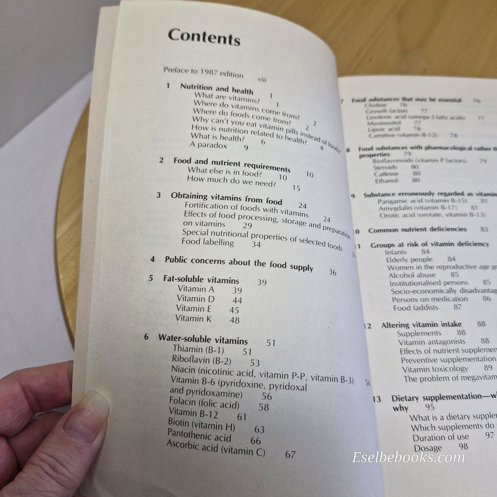 Use and Abuse of Vitamins: Food versus Pills by Soo Huang, Mark Wahlqvist...