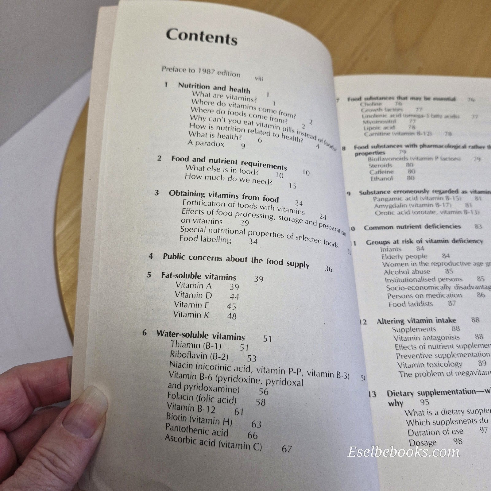 Use and Abuse of Vitamins: Food versus Pills by Soo Huang, Mark Wahlqvist...
