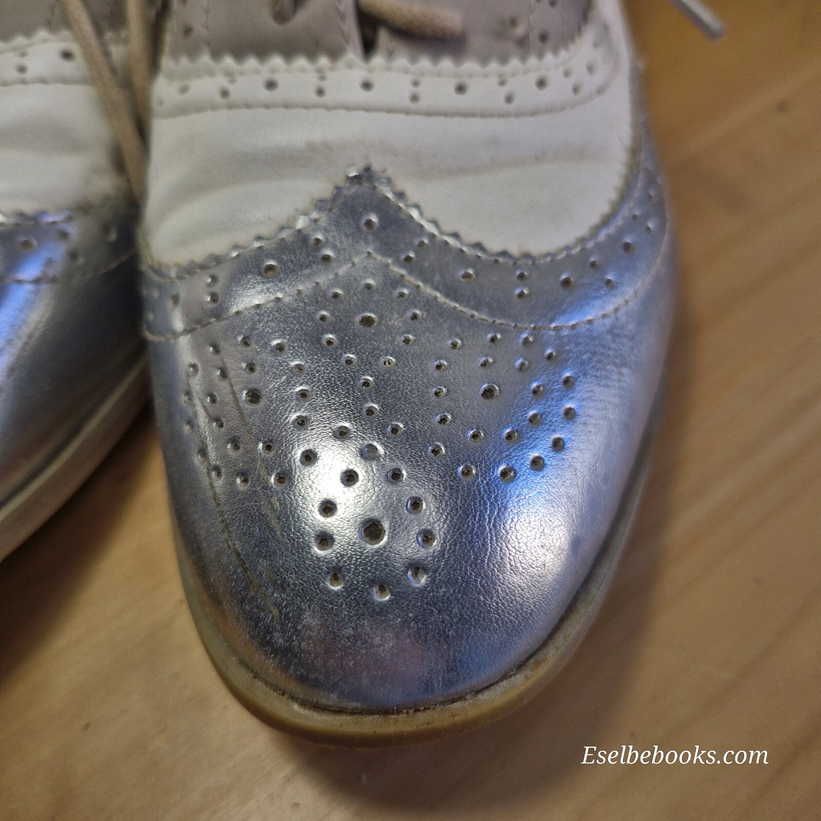 Bellucci size 40 lace up shoes - silver/white/beige with grey rubber soles
