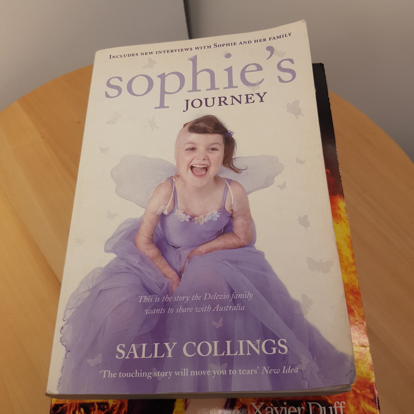 3 x Australian true stories - Sophie's Journey - Accidental Heroes & True Col...