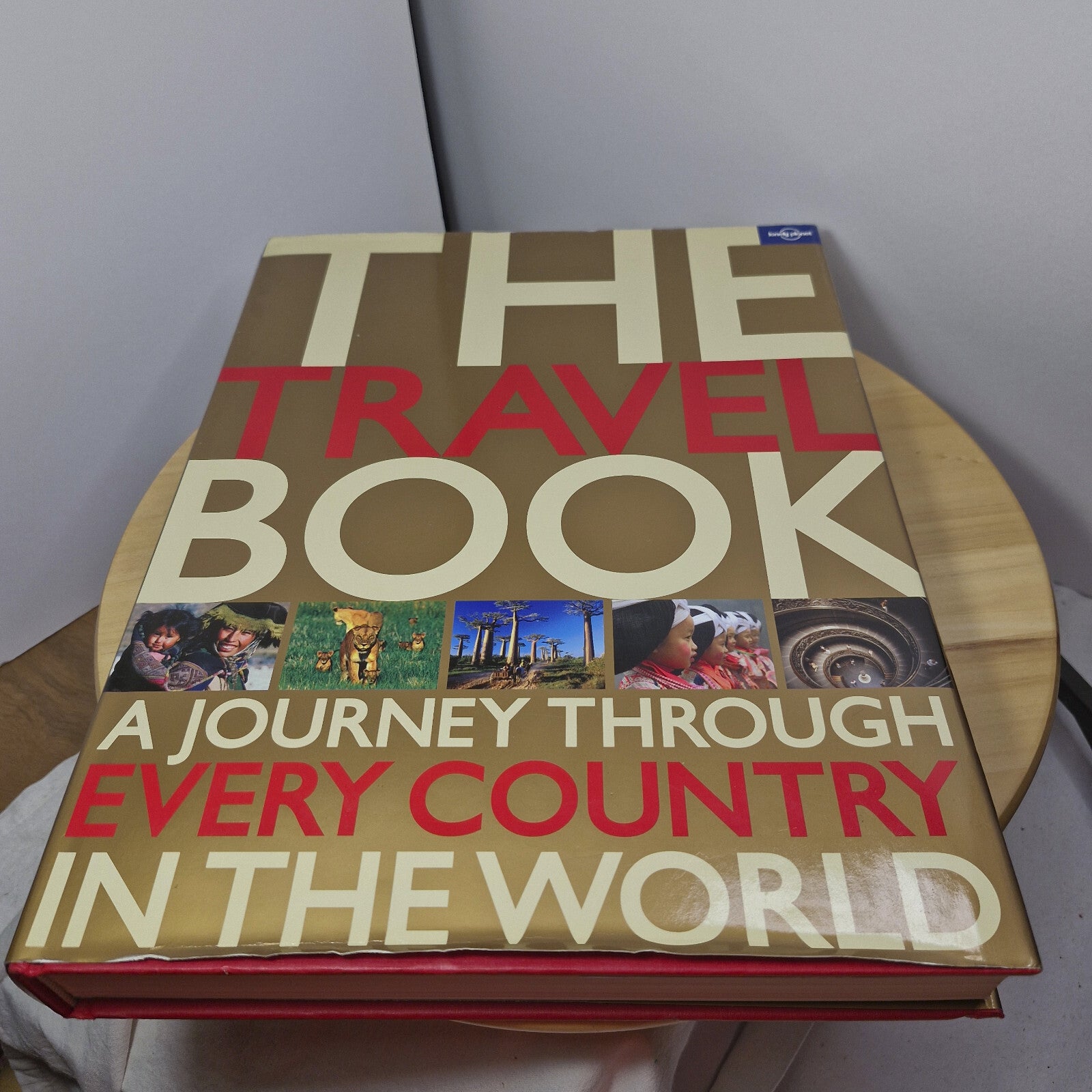 Lonely Planet's The Travel Book A Journey Through Every Country in the World ...