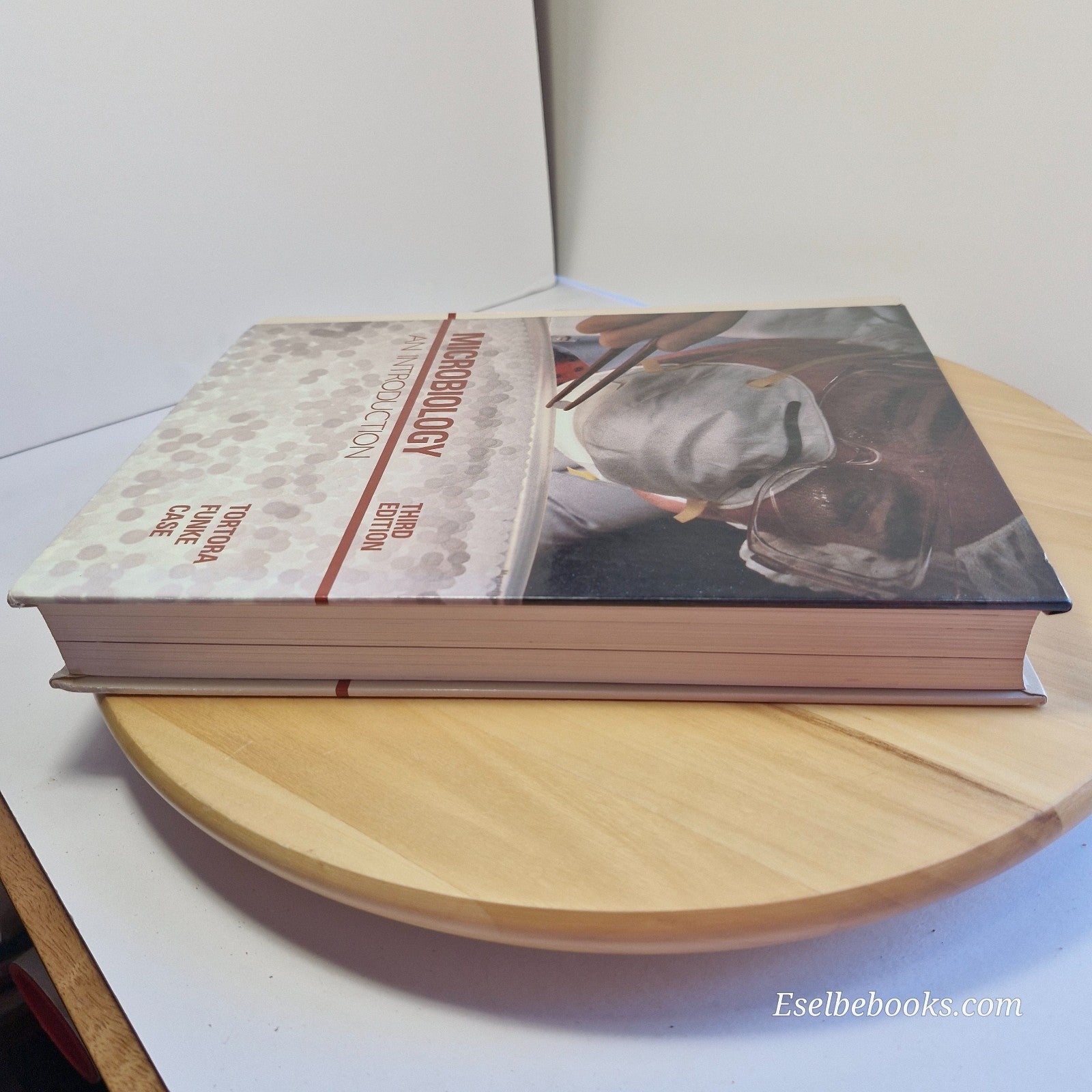 Microbiology - An Introduction - 3rd Edition Tortora/Runke/Case - Hardcover