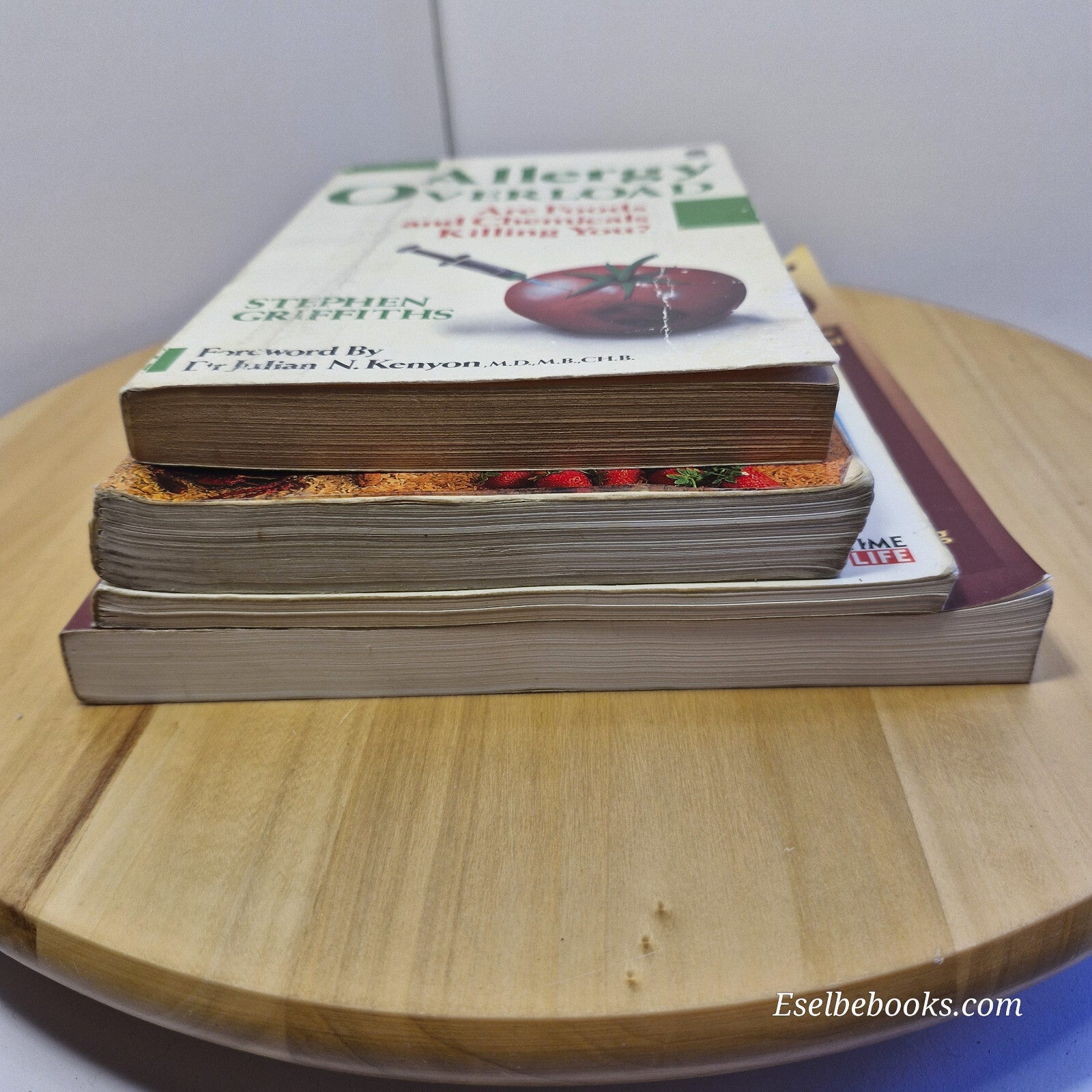 Health: 4 x  dealing with allergies books - paperbacks