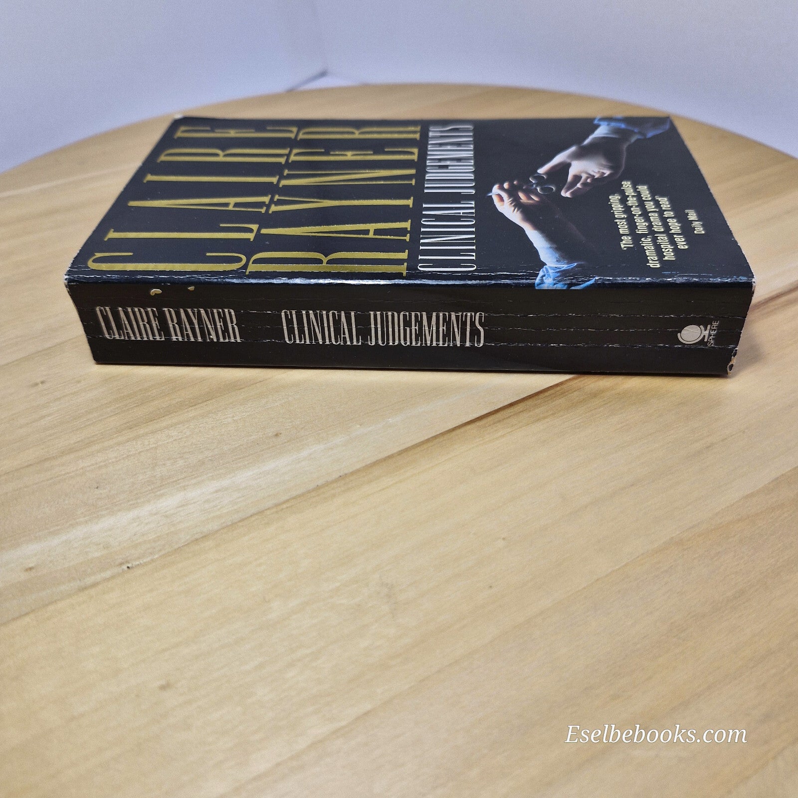 Crime/thriller: Clinical judgements by Claire Rayner - vintage paperback