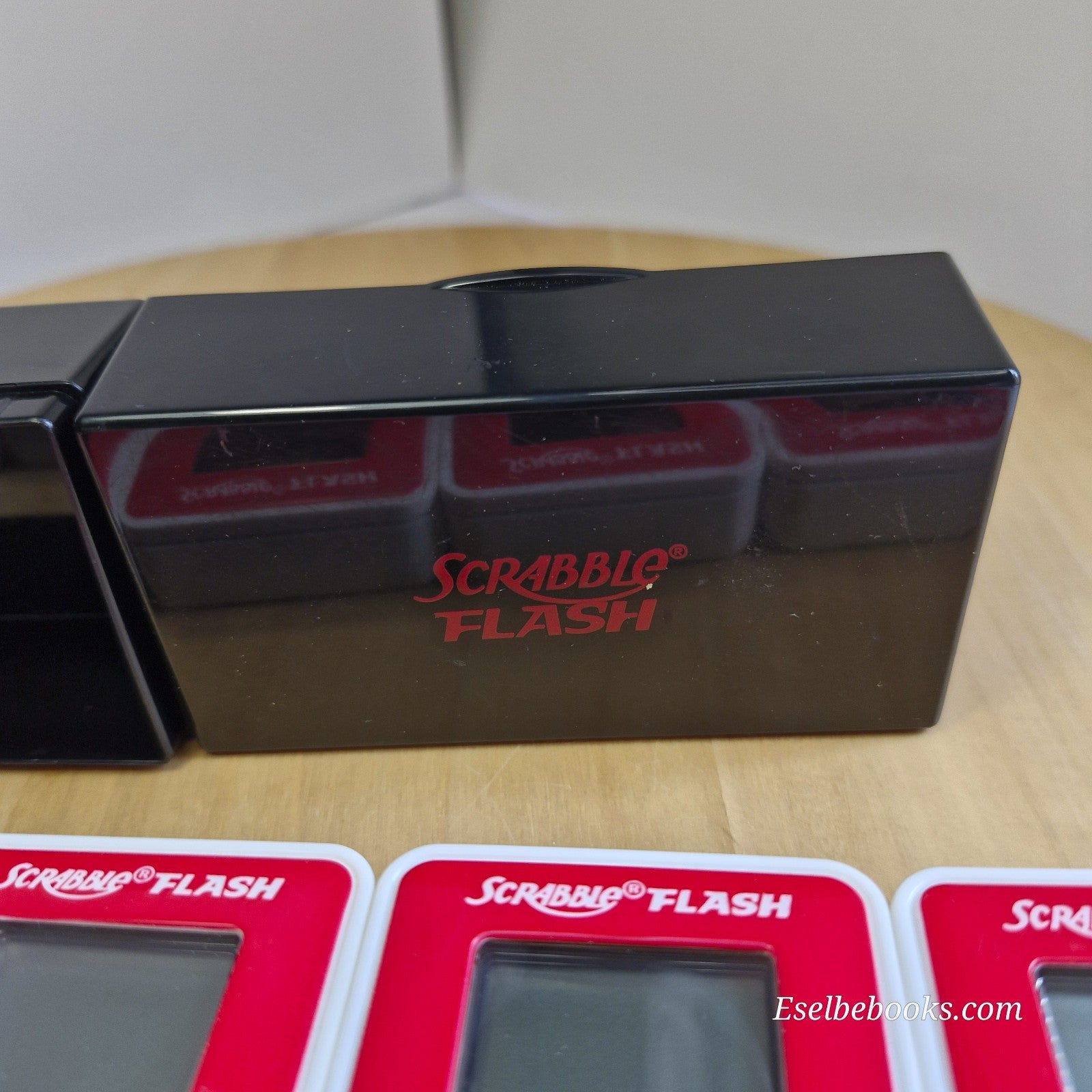 Scrabble Flash - Electronic travel work game - batteries needed