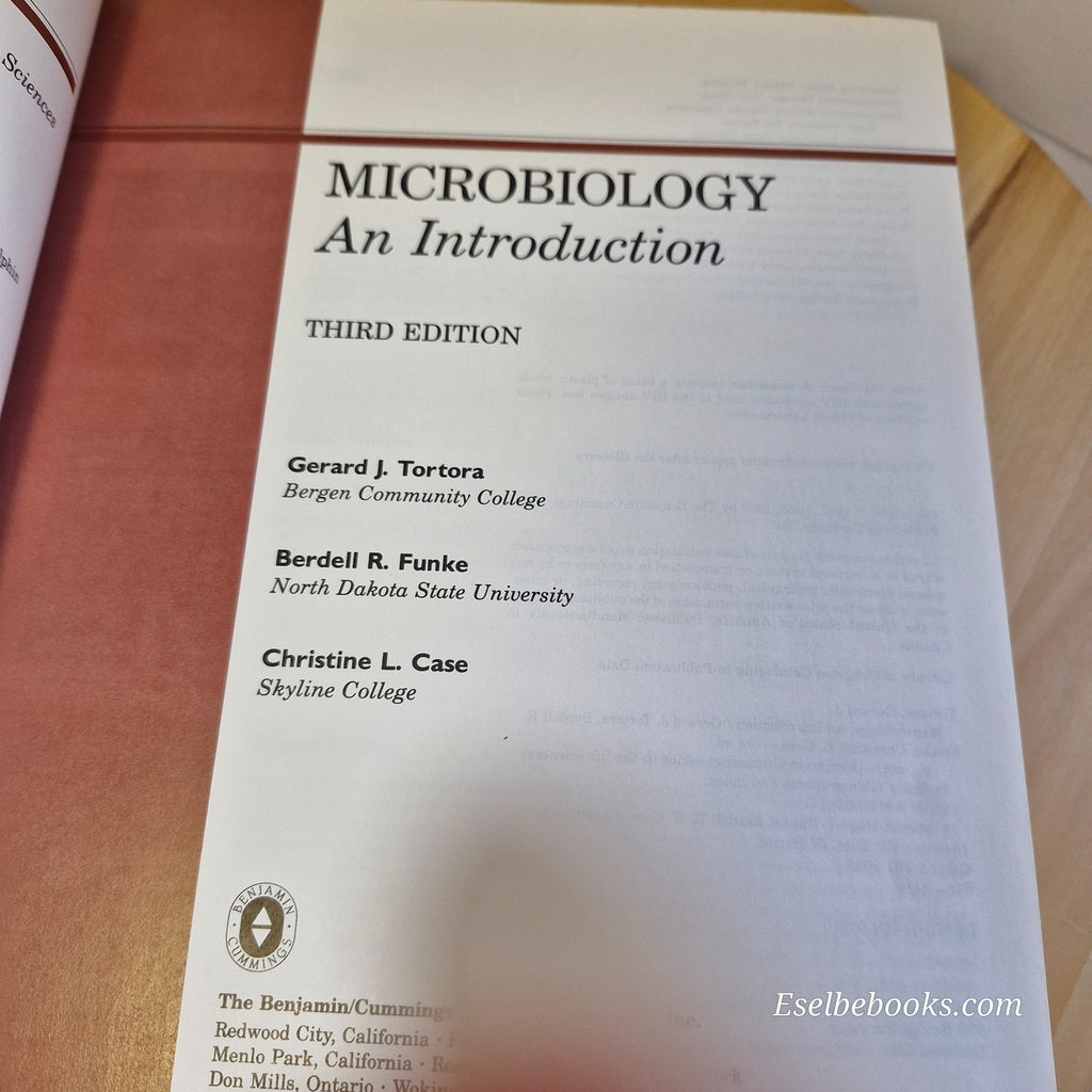 Microbiology - An Introduction - 3rd Edition Tortora/Runke/Case - Hardcover
