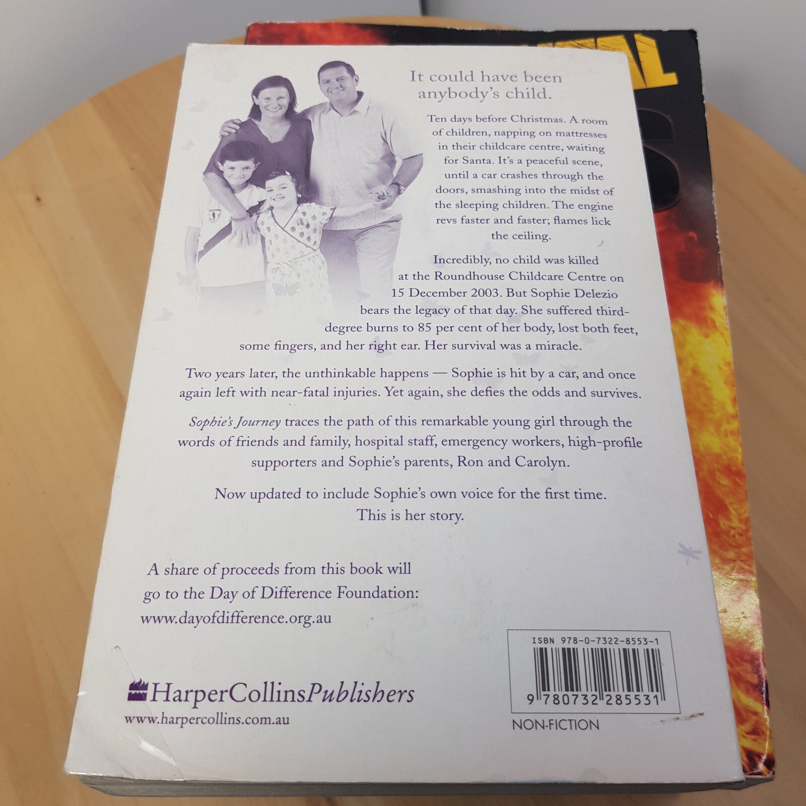 3 x Australian true stories - Sophie's Journey - Accidental Heroes & True Col...