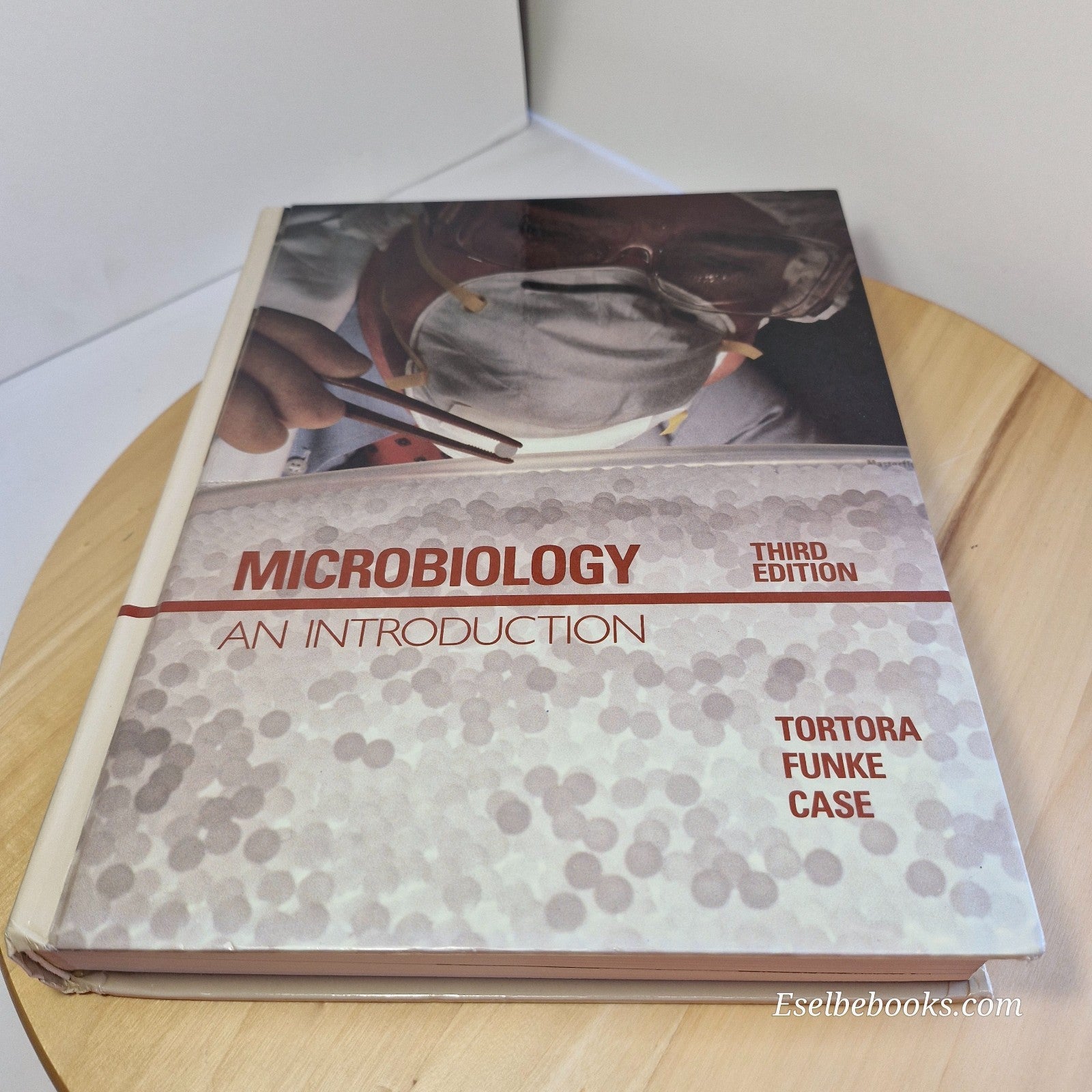 Microbiology - An Introduction - 3rd Edition Tortora/Runke/Case - Hardcover