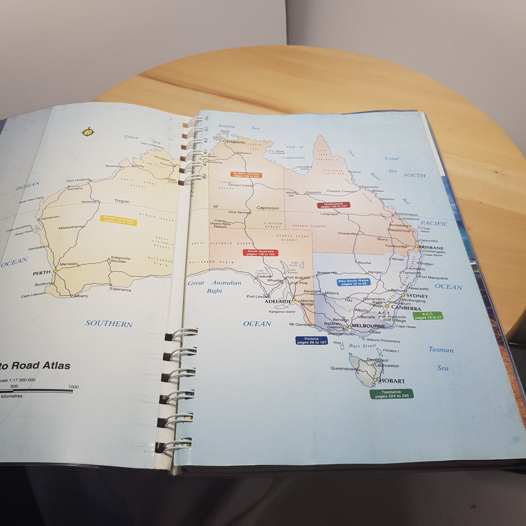 Gregory's Road Atlas Of Australia 2nd Edition 2004 - paperback with plastic c...