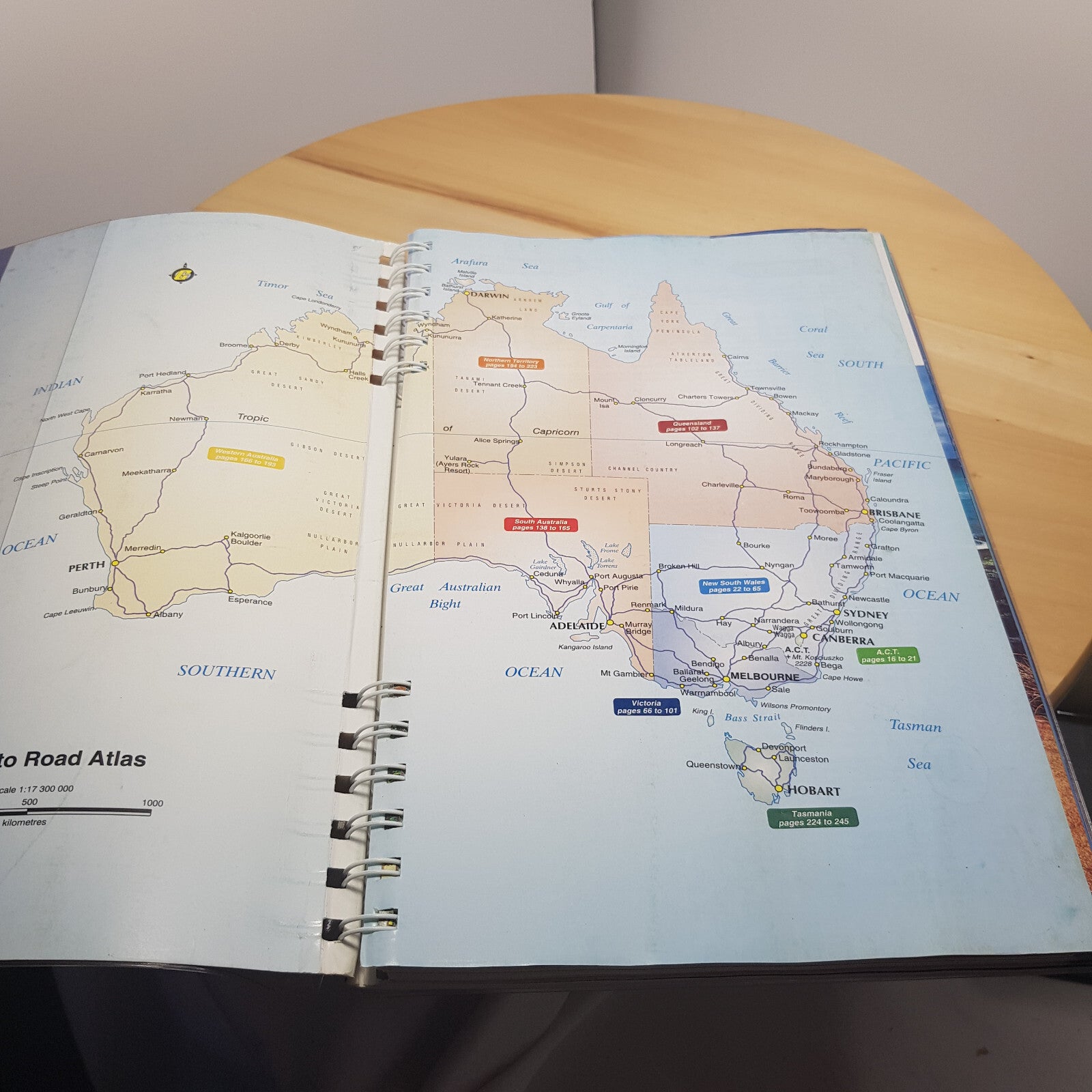 Gregory's Road Atlas Of Australia 2nd Edition 2004 - paperback with plastic c...
