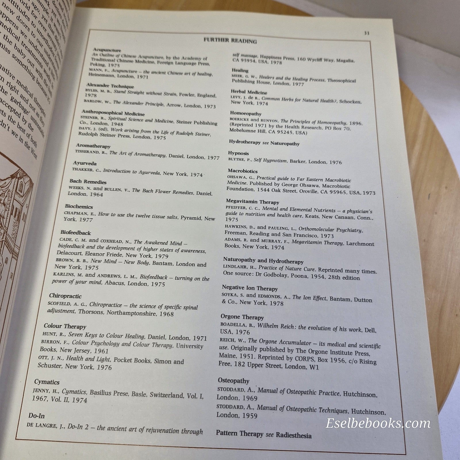 Alternative Medicine A Guide to Natural Therapies By Andrew Stanway · 1982