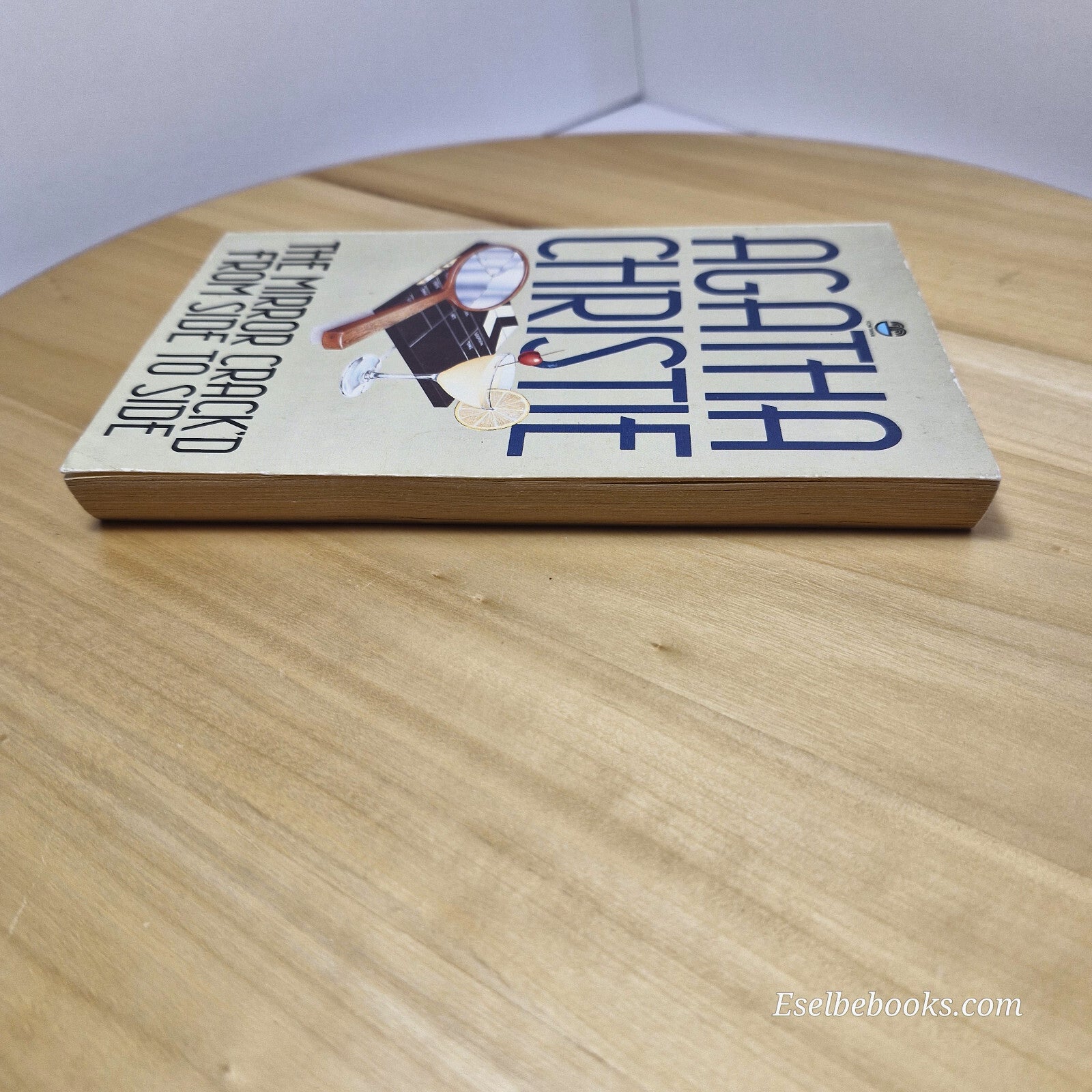 Mystery: The Mirror Crack'd from Side to Side By Agatha Christie · vintage Fo...