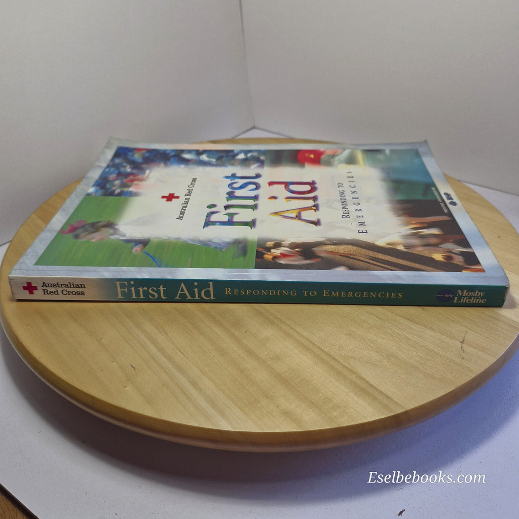 Australian Red Cross First Aid responding to emergencies - large paperback