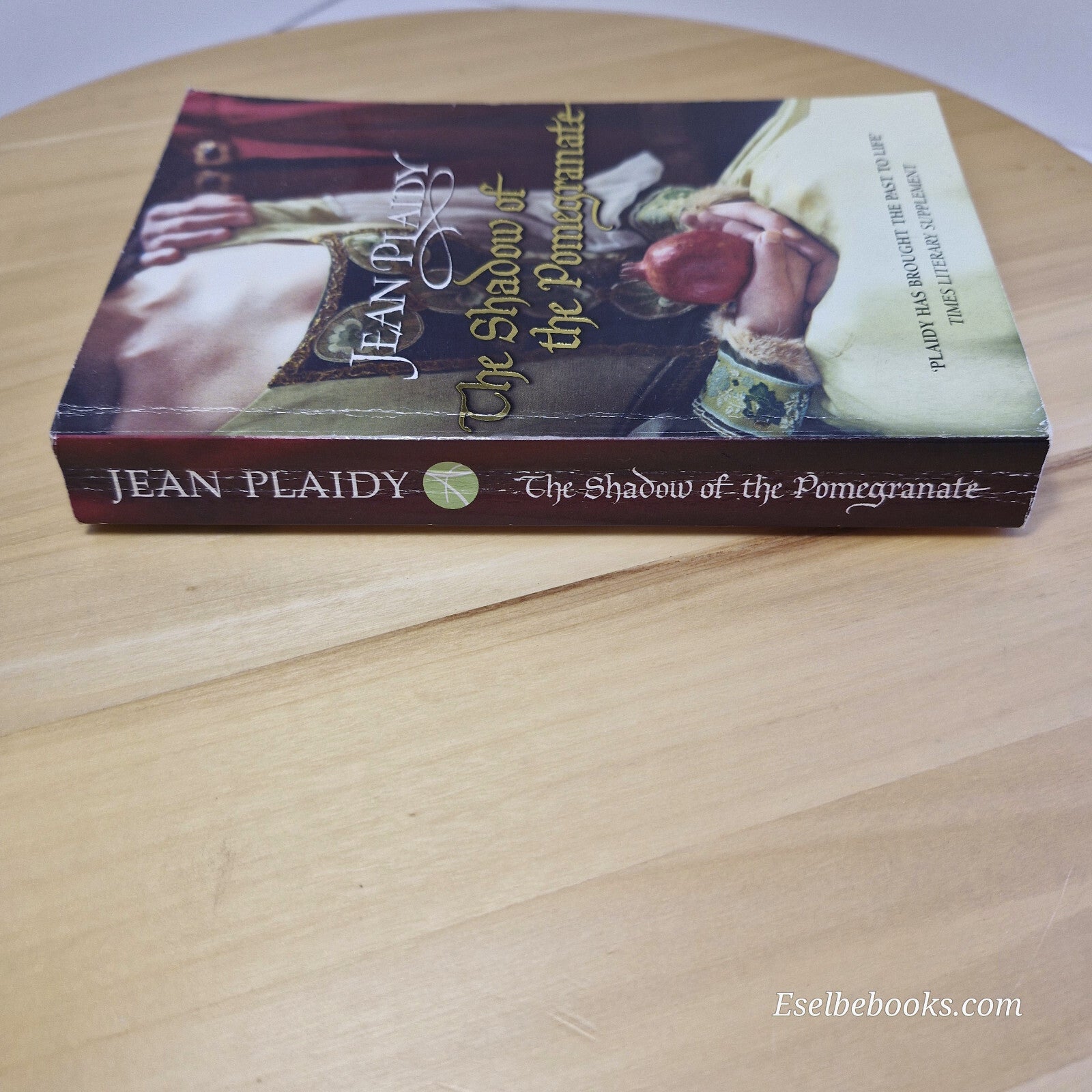 Historical romance:  The shadow of the pomegranate By Jean Plaidy - paperback