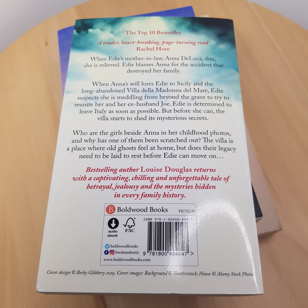 The vanishing act of Esme Lennox - The house by the sea - The misfit  - paper...