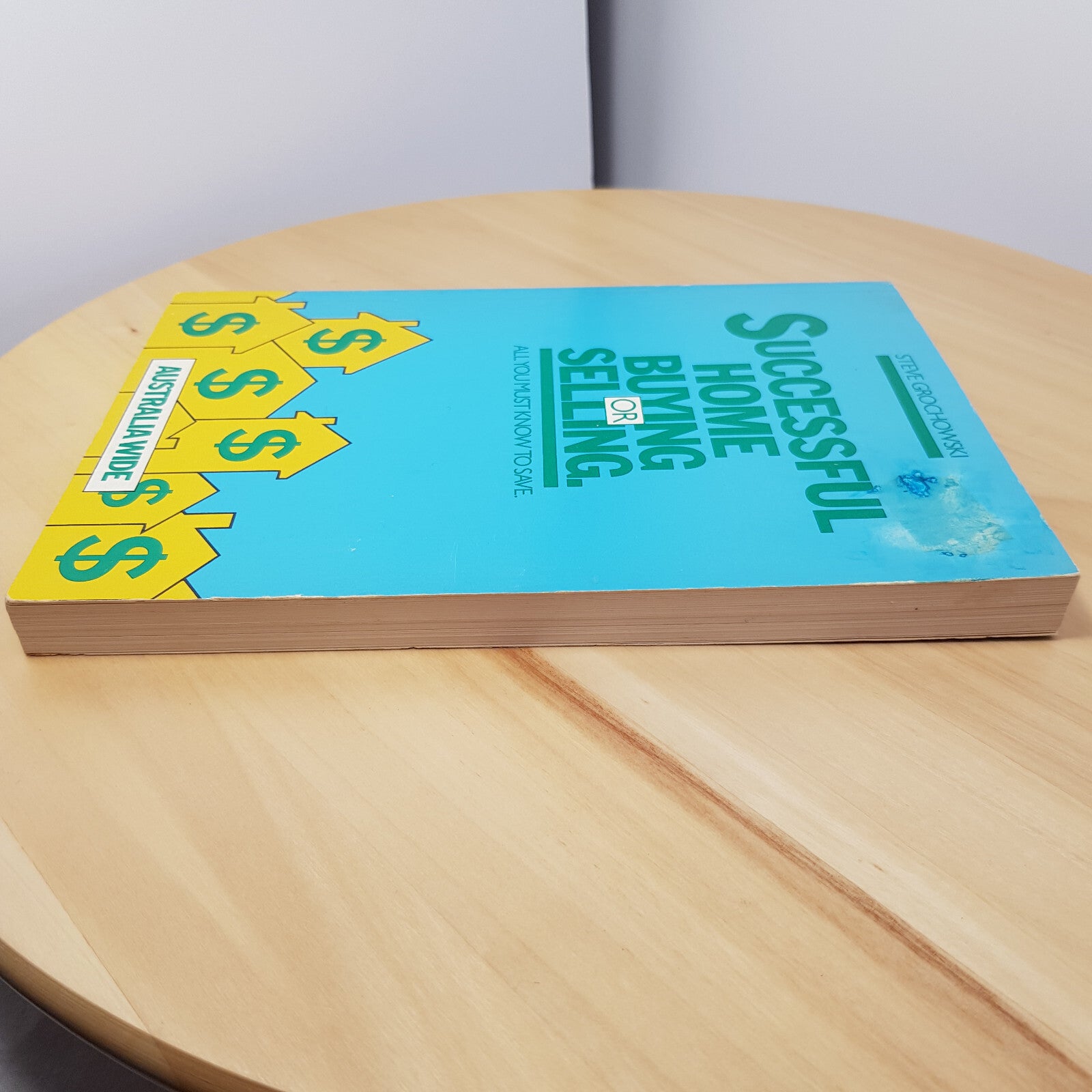 Successful home buying or selling by Steve Grochowski - vintage paperback