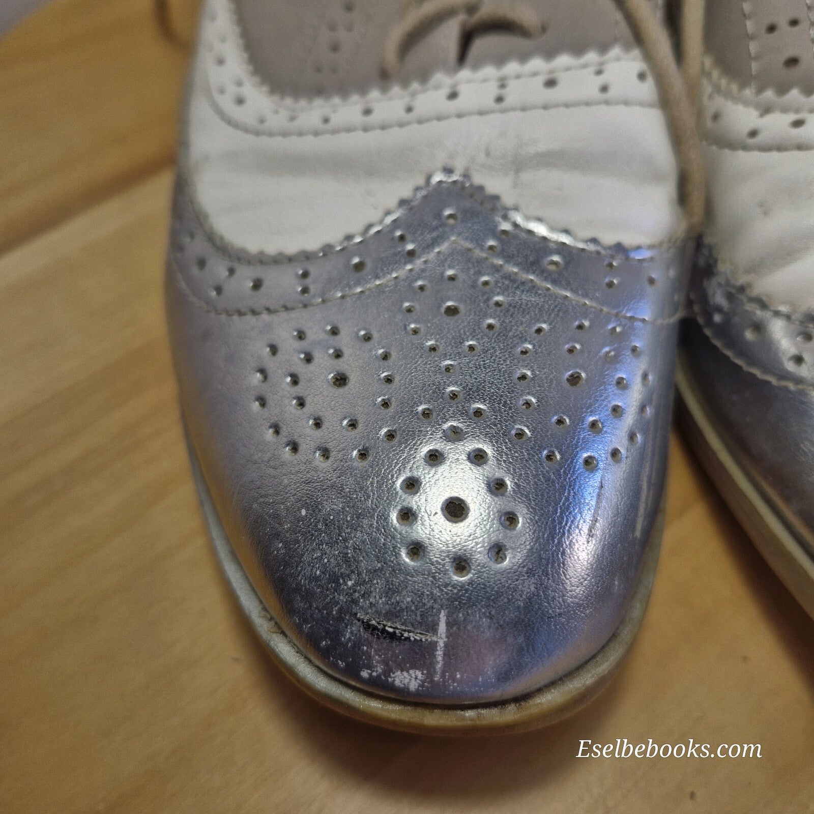 Bellucci size 40 lace up shoes - silver/white/beige with grey rubber soles
