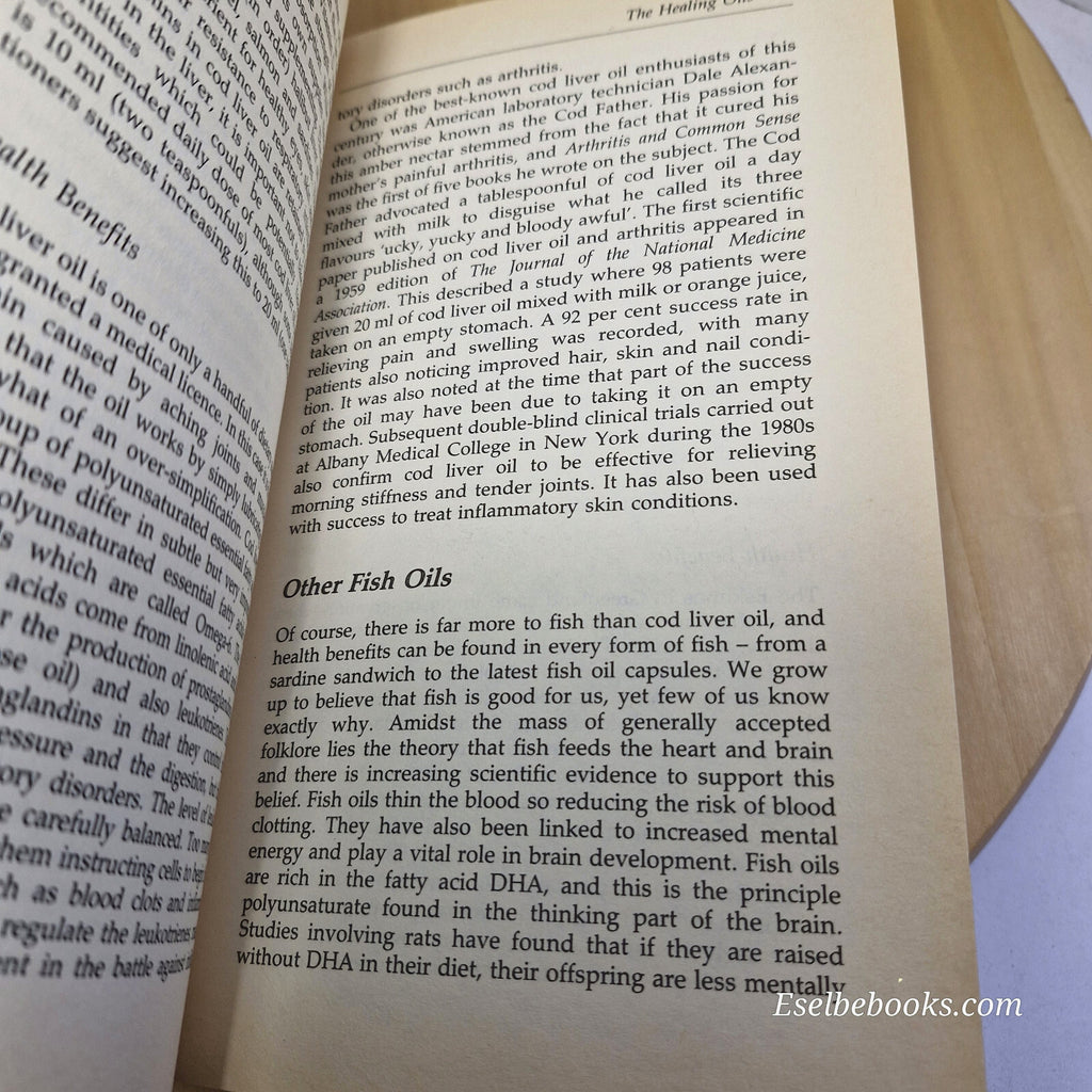 Health: Vital Oils By Liz Earle · 1992 - vintage paperback