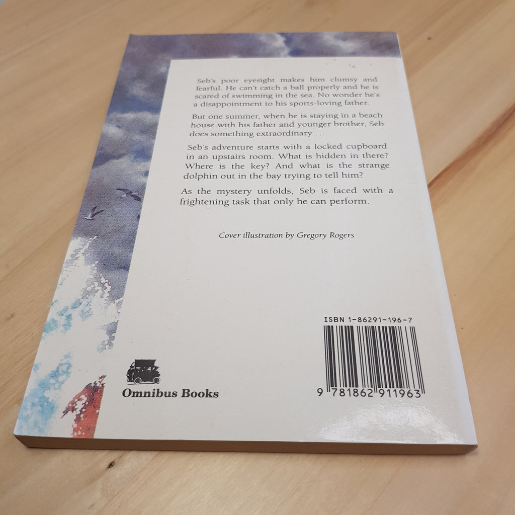 A Dolphin in the Bay By Diana Noonan · 1995 - vintage paperback