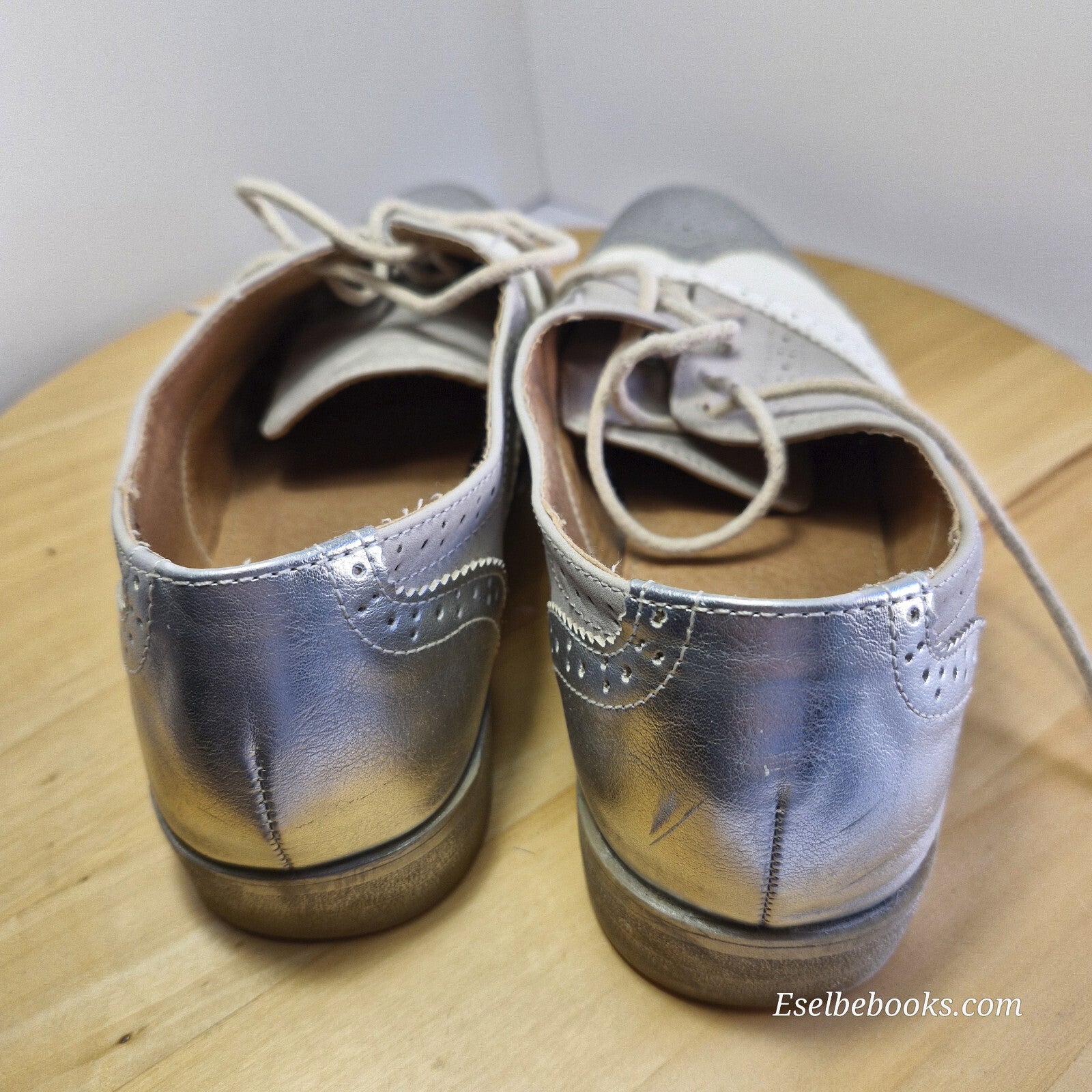 Bellucci size 40 lace up shoes - silver/white/beige with grey rubber soles