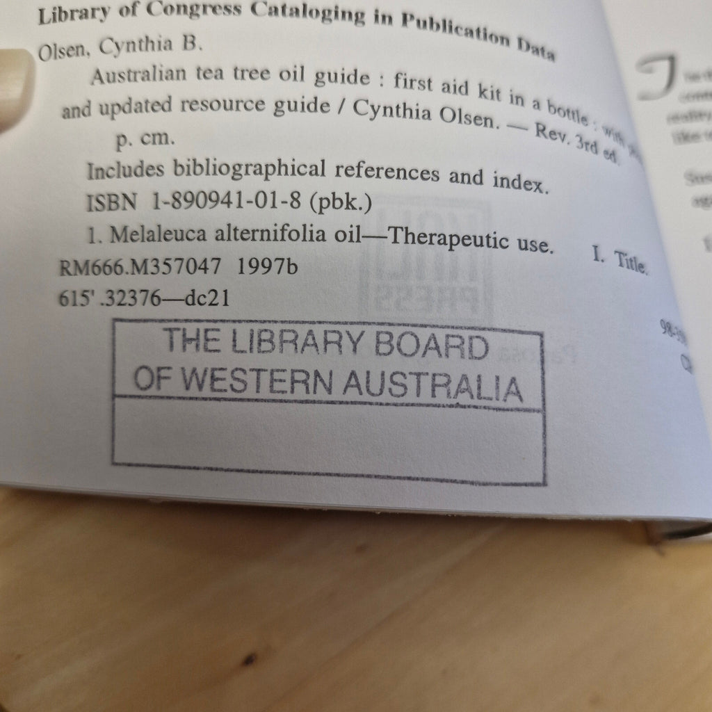 Health: Australian Tea Tree Oil Guide First Aid Kit in a Bottle By Cynthia B....