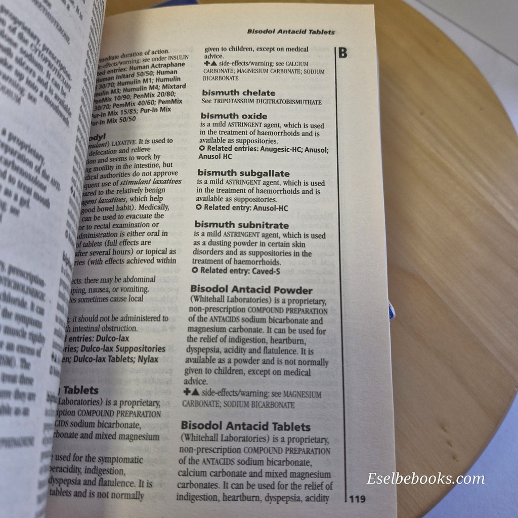 3 guidebooks/dictionaries on medicines/medicinal drugs/antibitoics - paperbacks