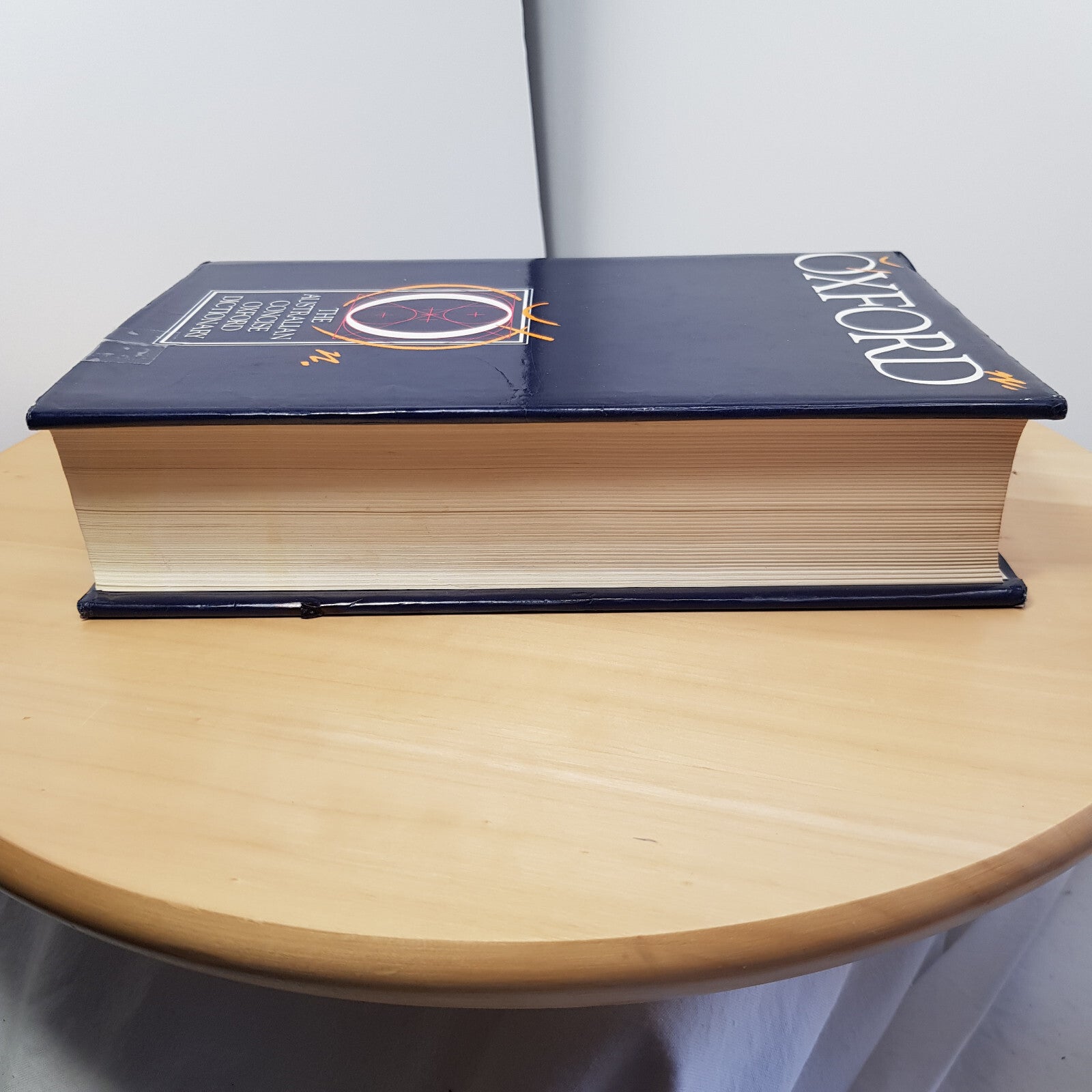 The Australian Concise Oxford Dictionary of Current English - hardback with d...