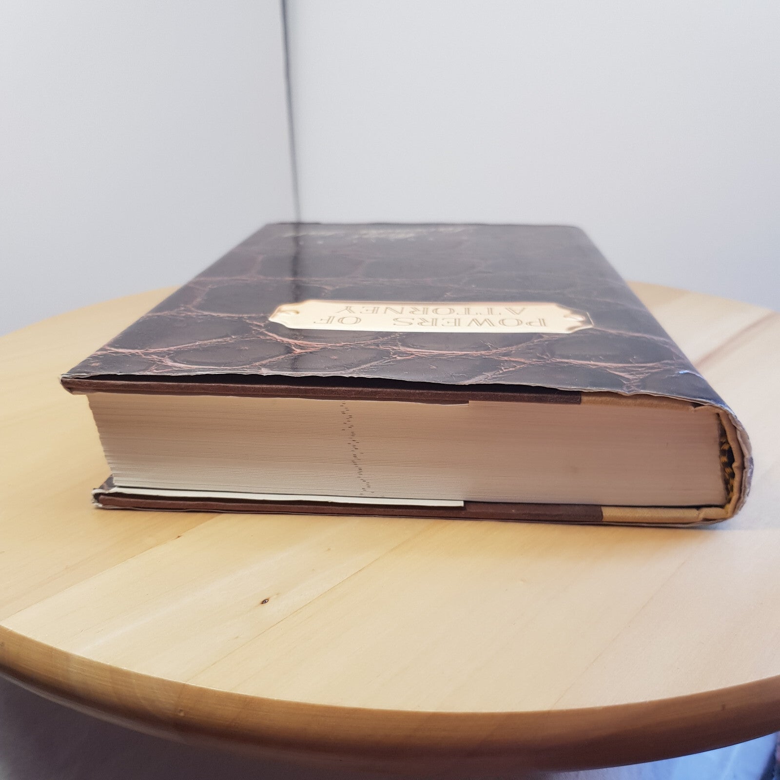 Crime fiction: Powers of Attorney By Mimi Lavenda Latt · 1994 - vintage hardb...