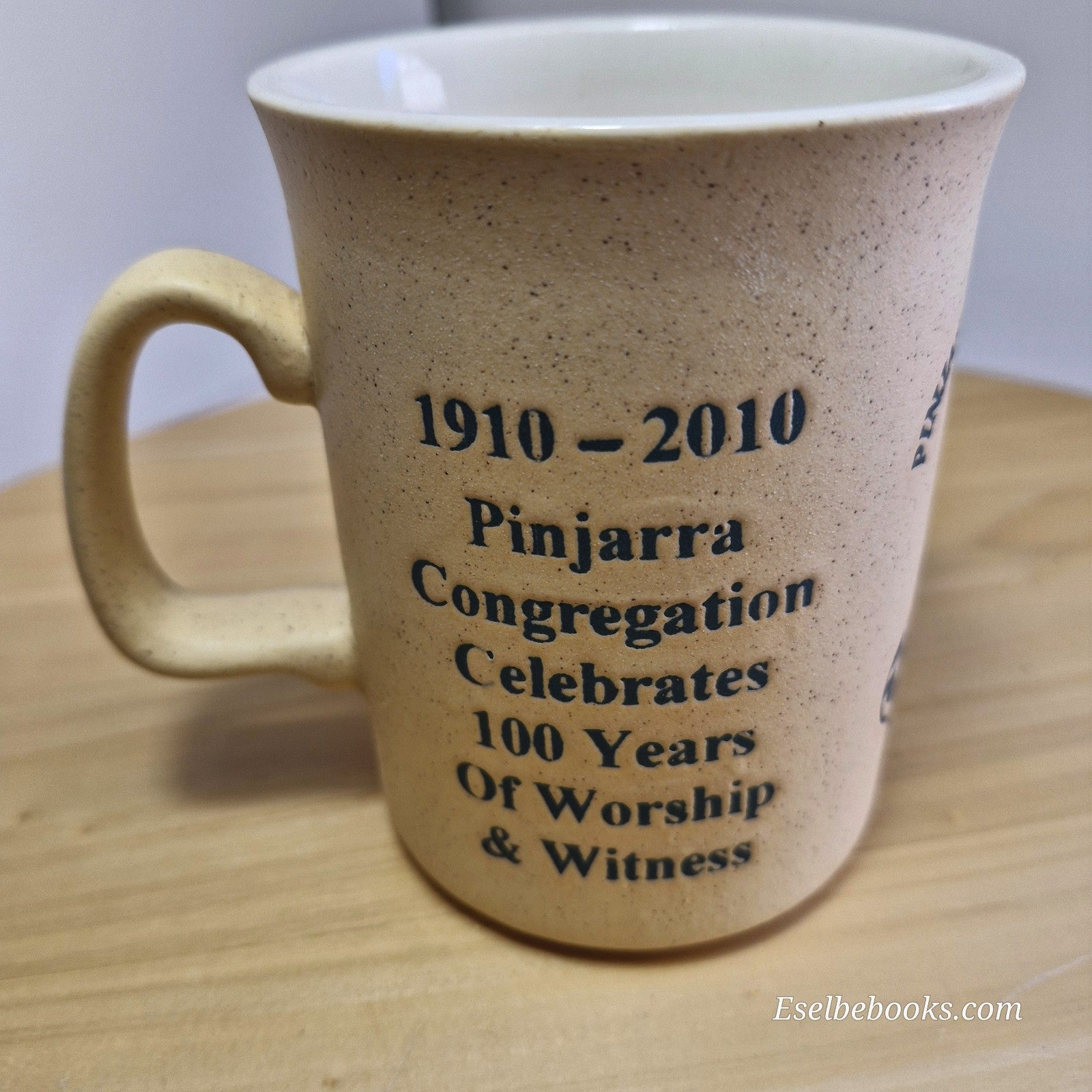Sandalwood collectible ceramic mug - Pinjarra Congregation 1910 - 210