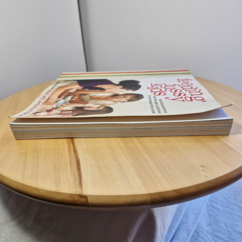 Cookbook: Feeding Fussy Kids By Antonia Kidman, Julie Maree Wood · 2009 - lar...